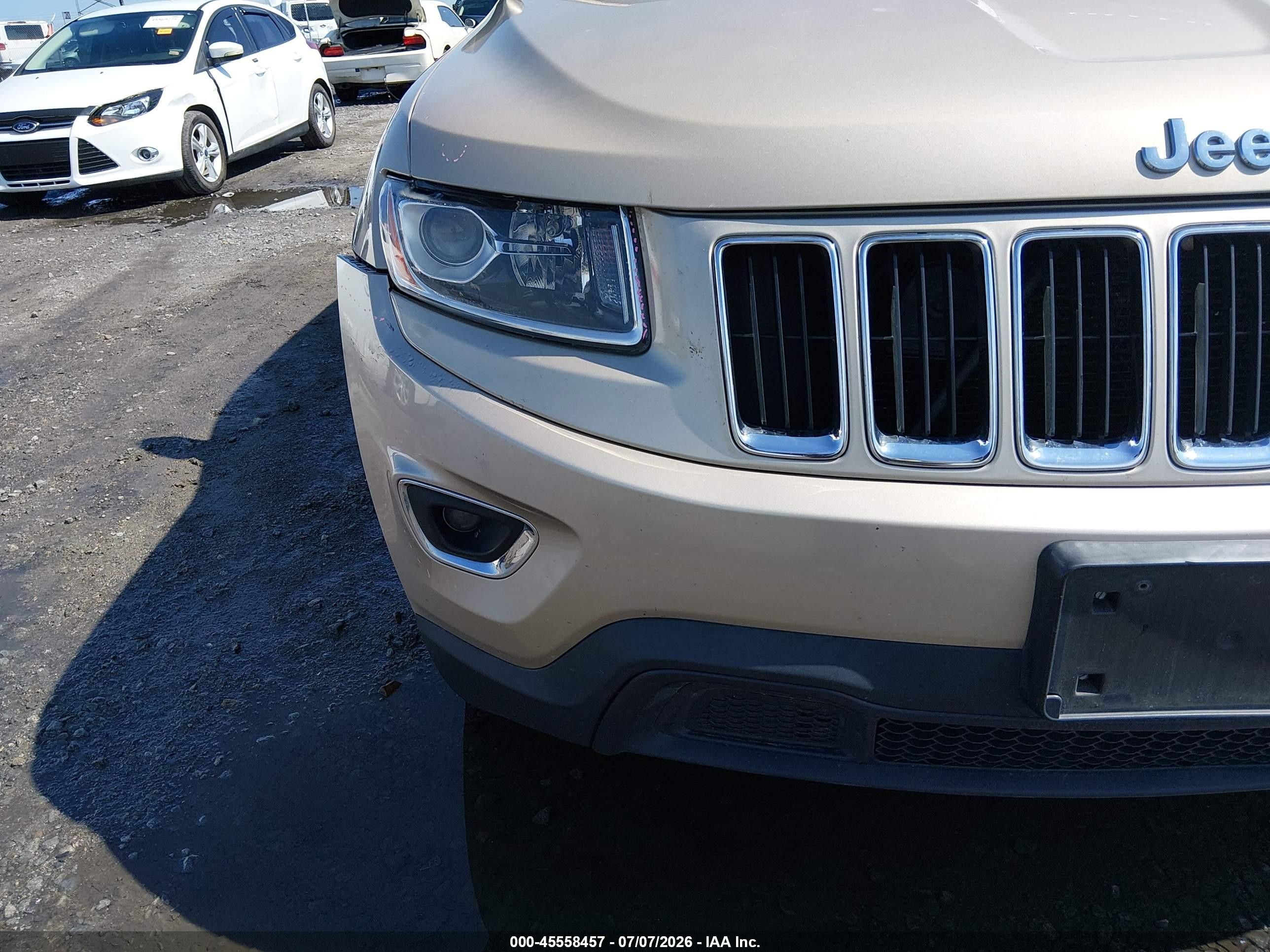 2014 Jeep Grand Cherokee Laredo Золотой vin: 1C4RJEAG9EC248735