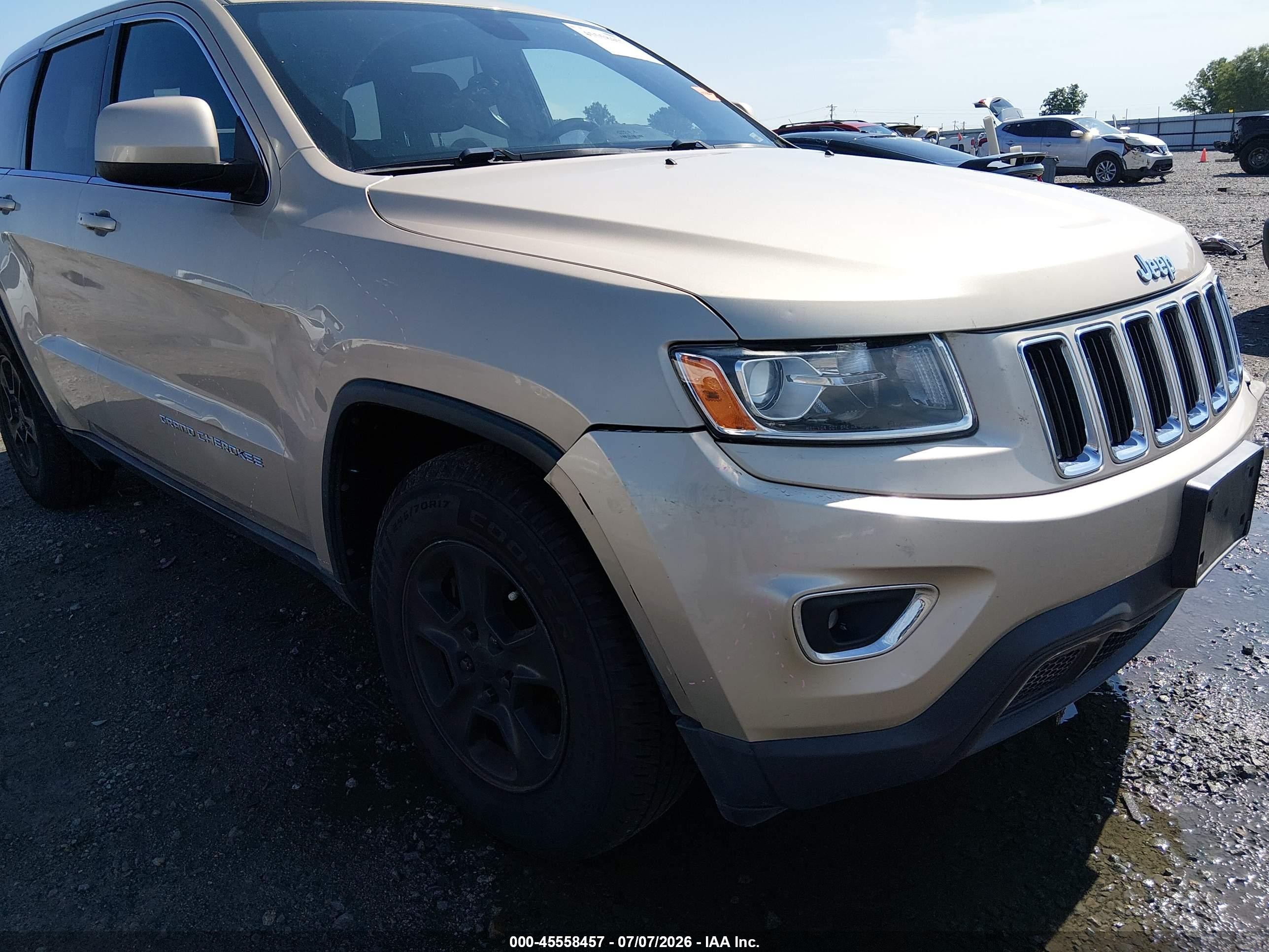 2014 Jeep Grand Cherokee Laredo Золотой vin: 1C4RJEAG9EC248735
