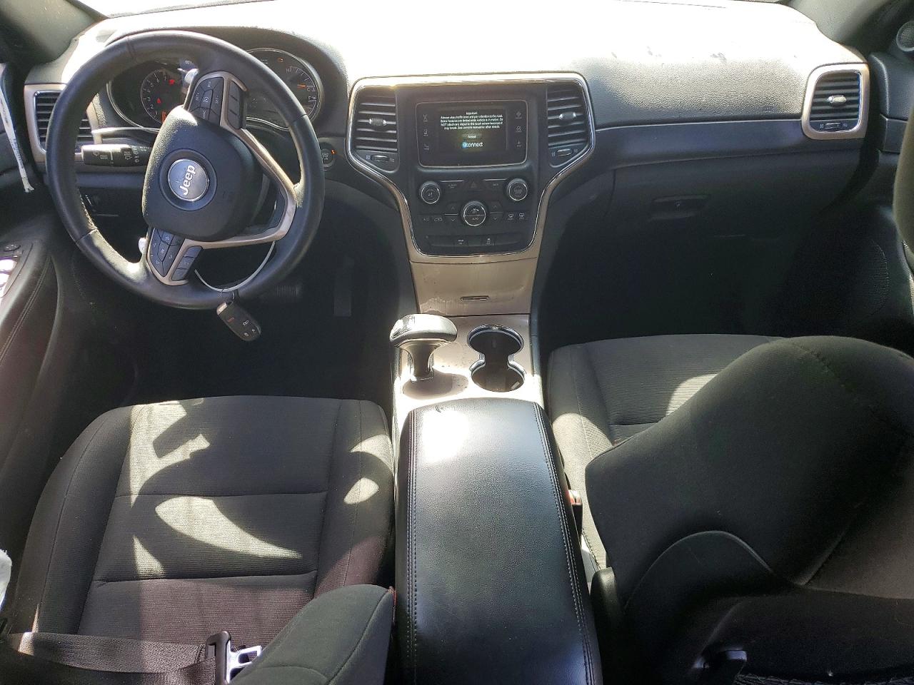 2015 Jeep Grand Cherokee Laredo Серый vin: 1C4RJEAG9FC231810
