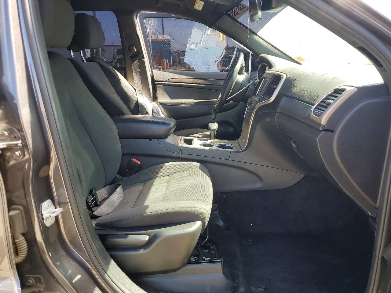 2015 Jeep Grand Cherokee Laredo Серый vin: 1C4RJEAG9FC231810