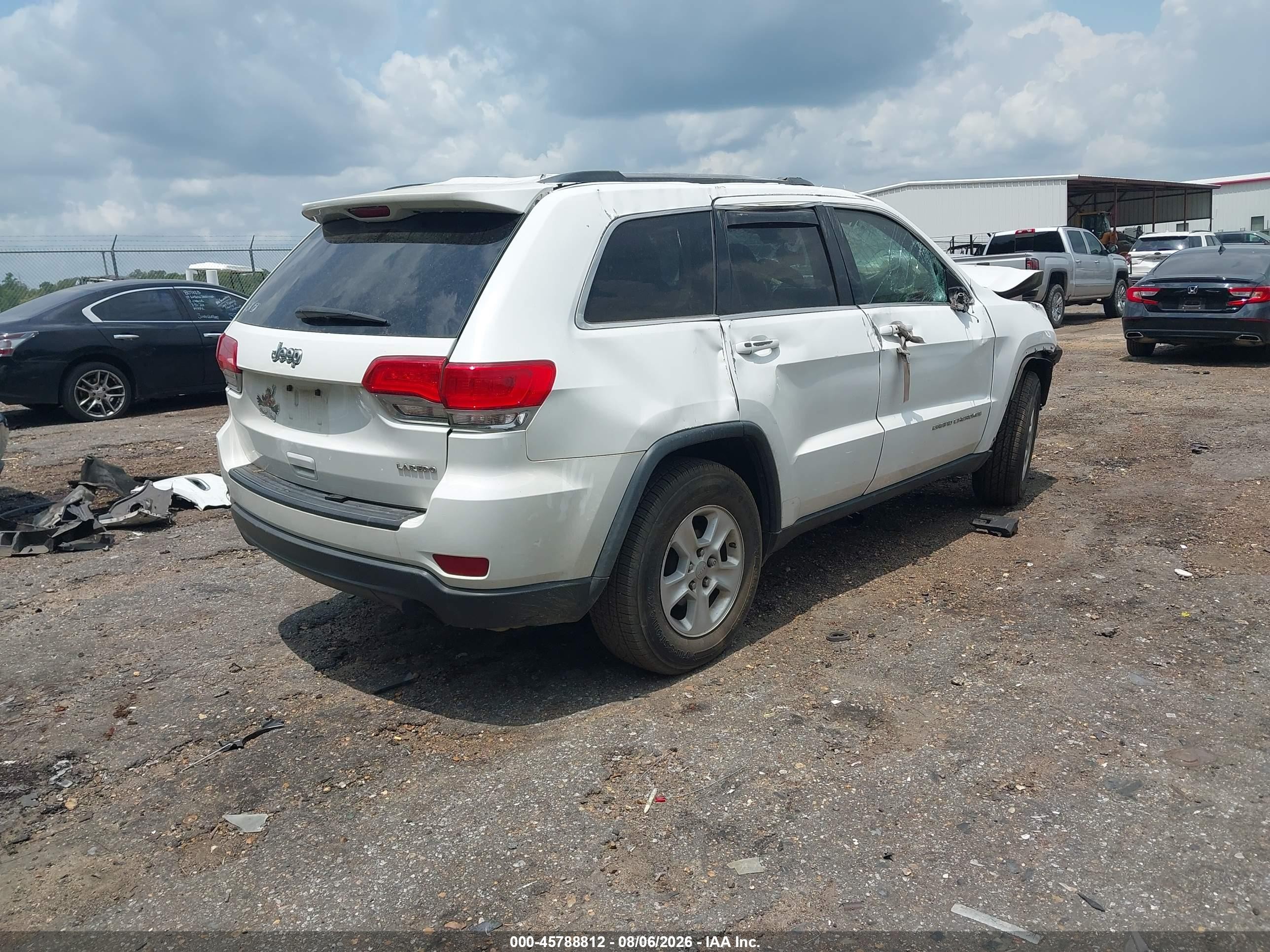 2015 Jeep Grand Cherokee Laredo White vin: 1C4RJEAG9FC708736