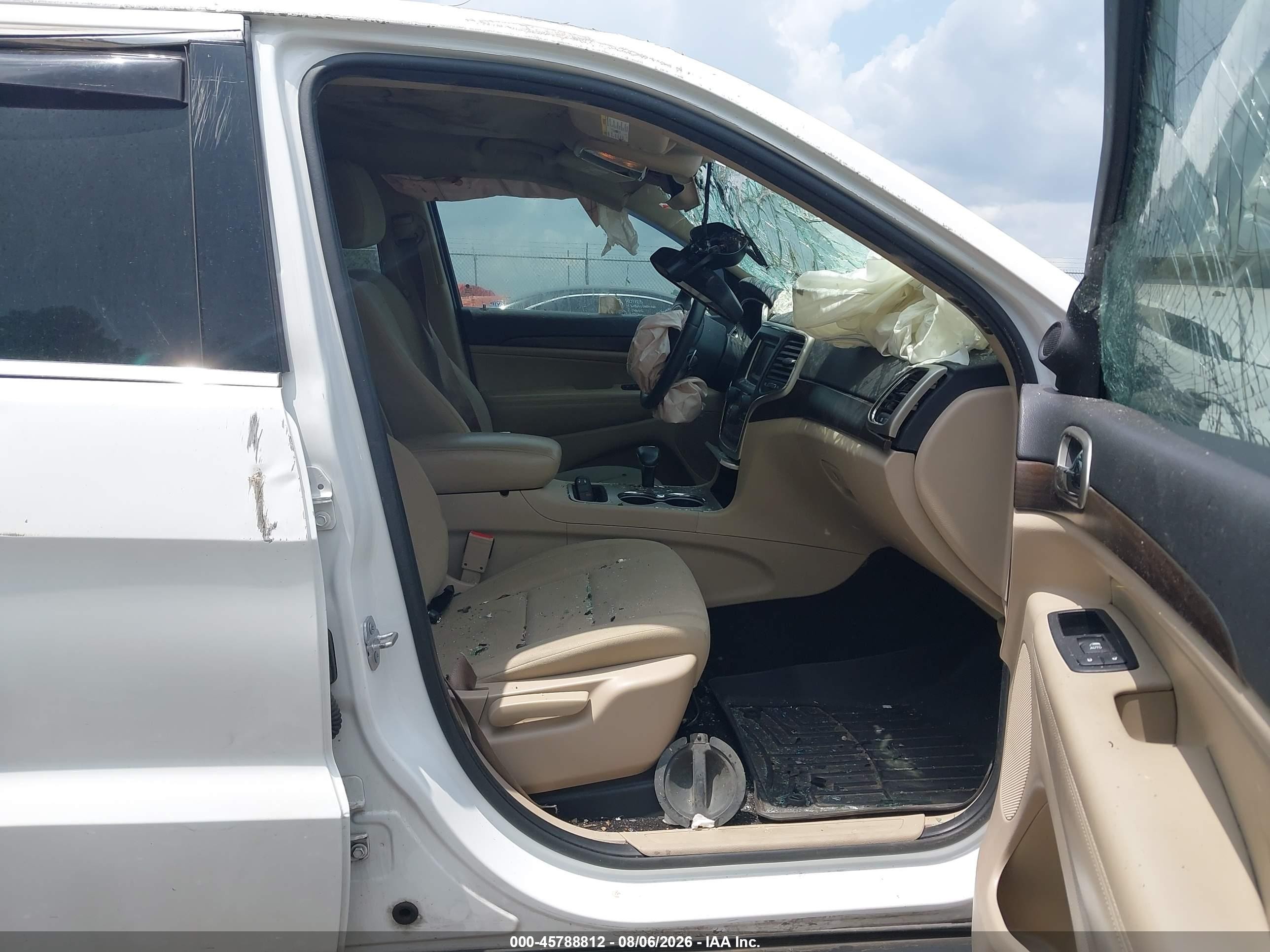 2015 Jeep Grand Cherokee Laredo White vin: 1C4RJEAG9FC708736