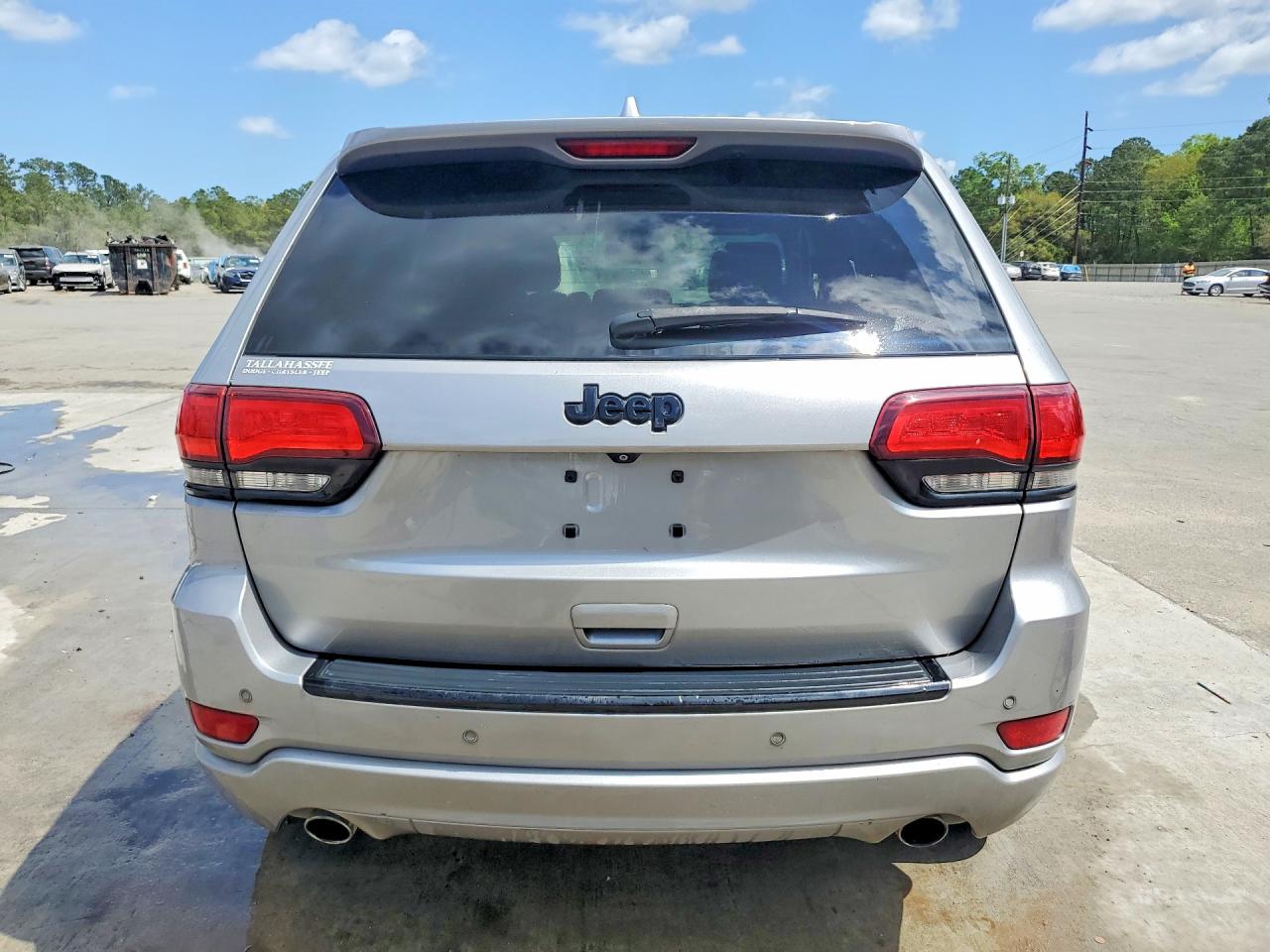 2015 Jeep Grand Cherokee Laredo Silver vin: 1C4RJEAG9FC957182