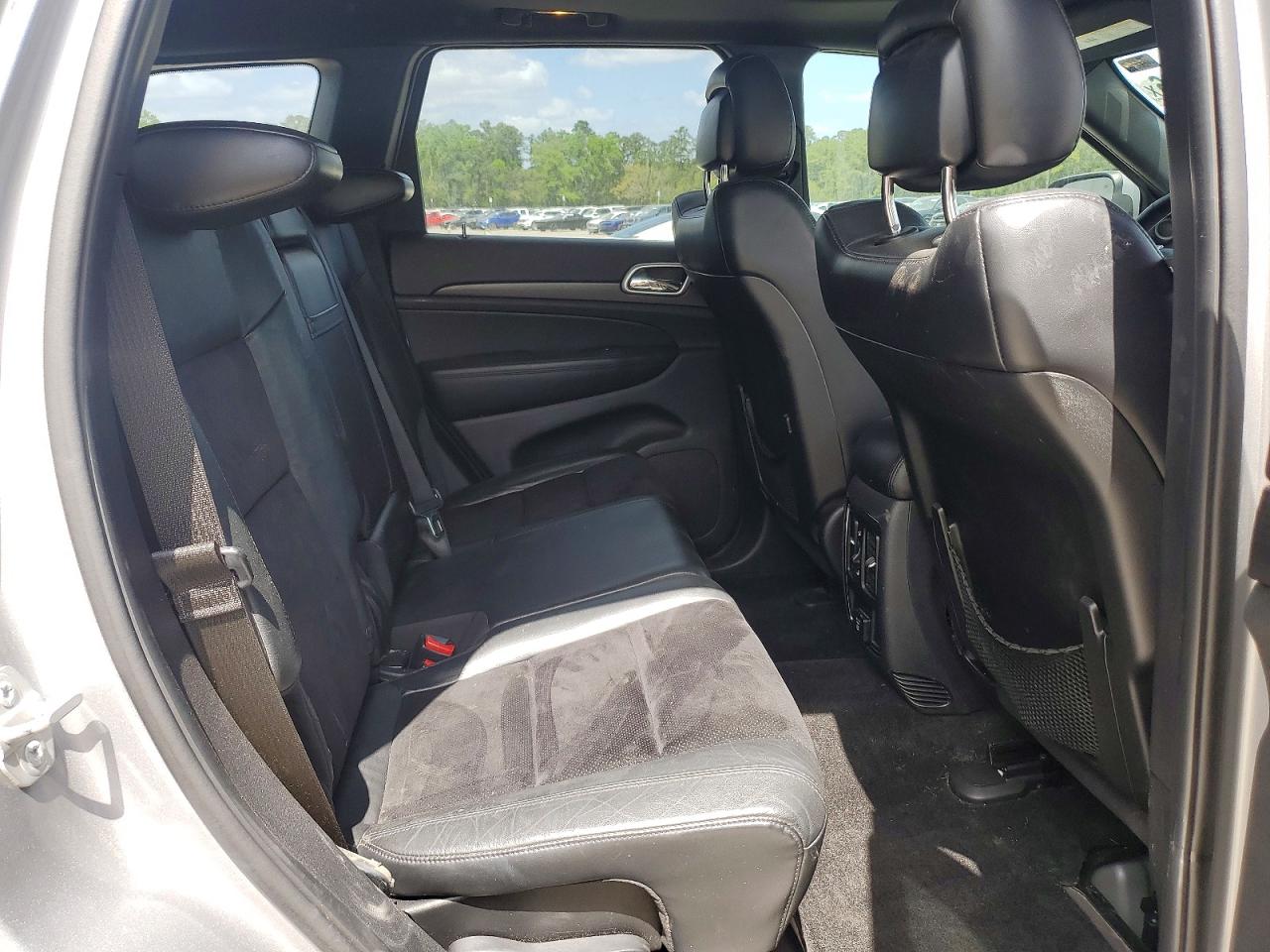 2015 Jeep Grand Cherokee Laredo Silver vin: 1C4RJEAG9FC957182