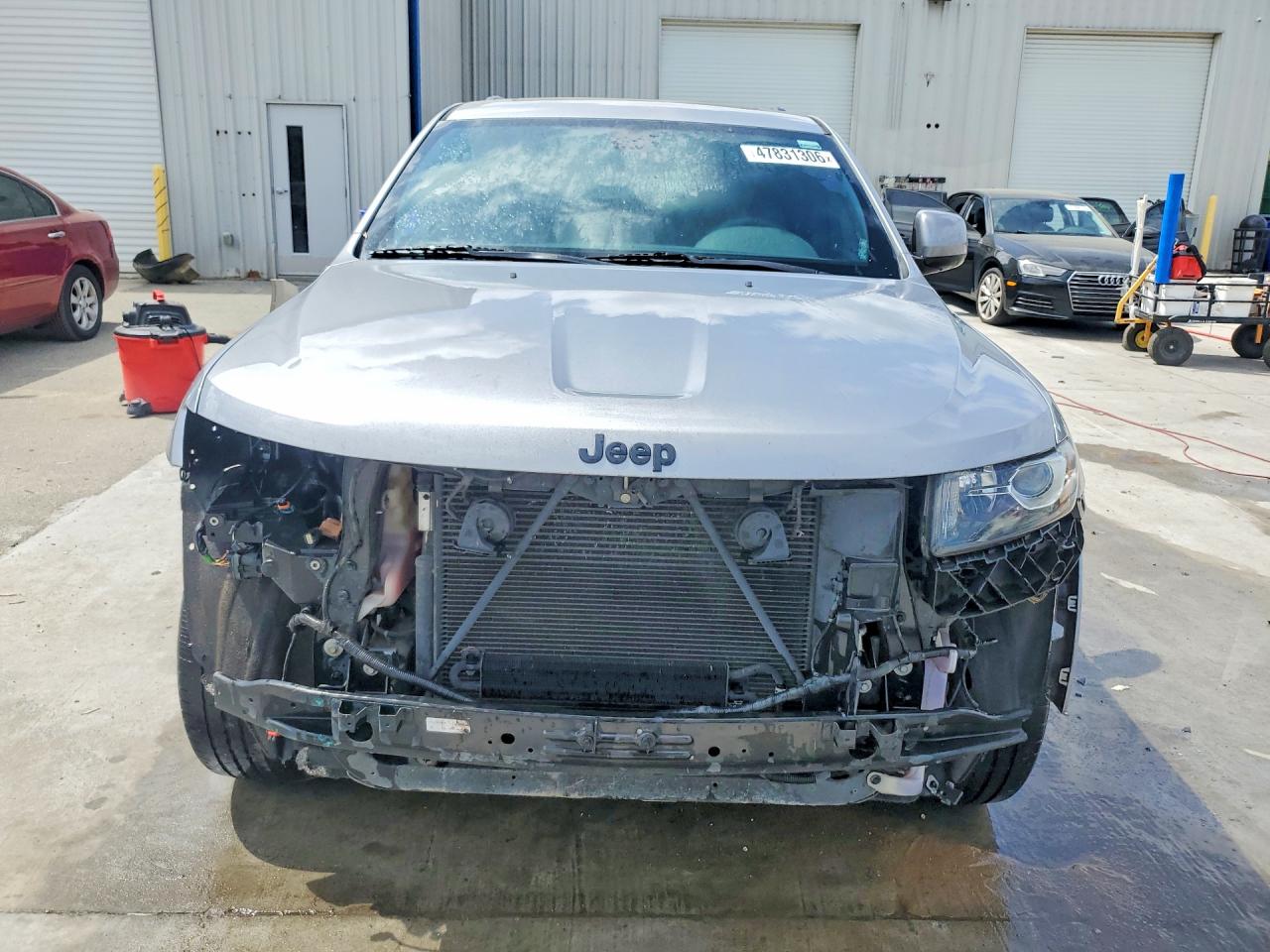 2015 Jeep Grand Cherokee Laredo Silver vin: 1C4RJEAG9FC957182