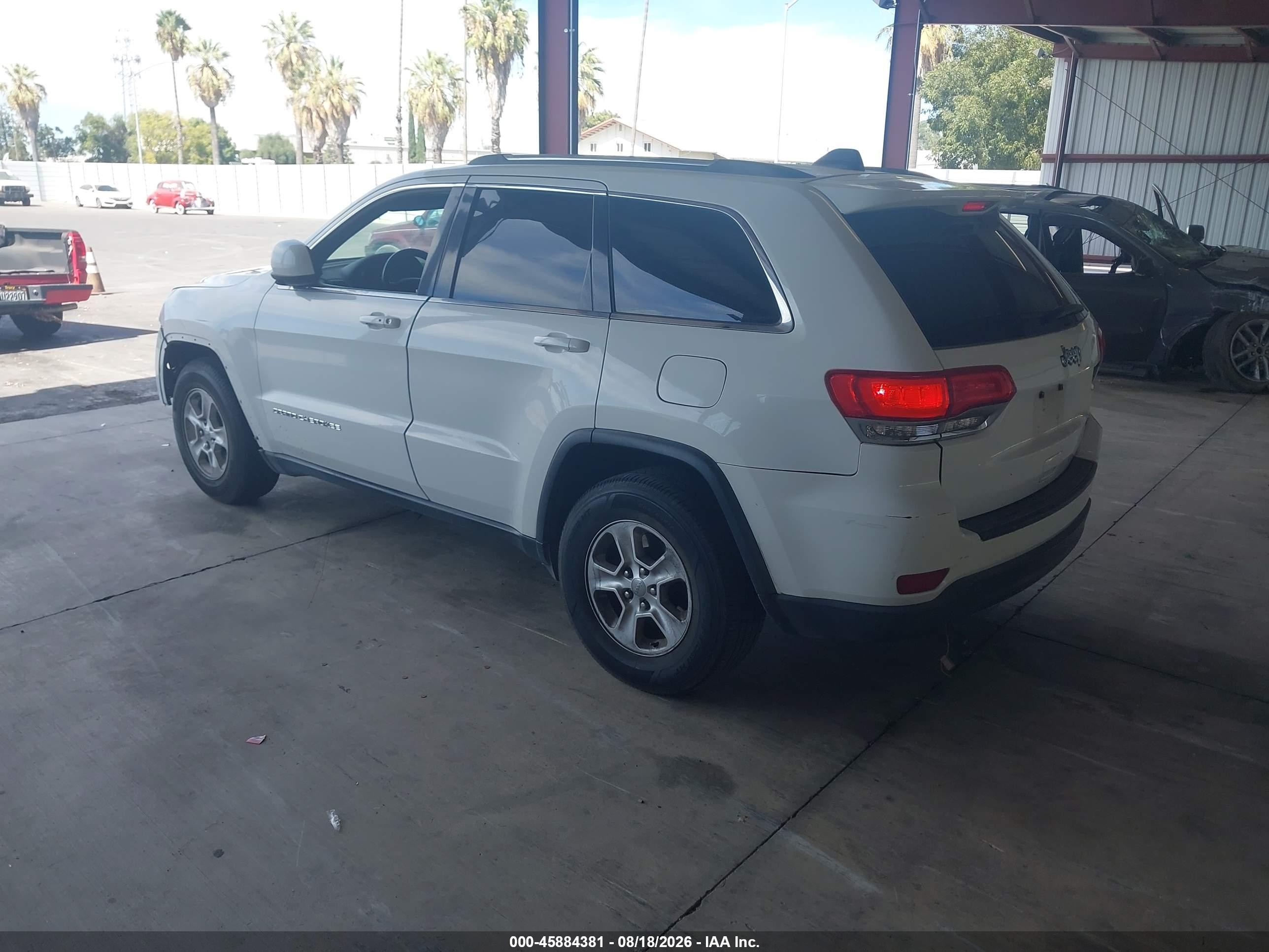 2014 Jeep Grand Cherokee Laredo White vin: 1C4RJEAGOEC125437