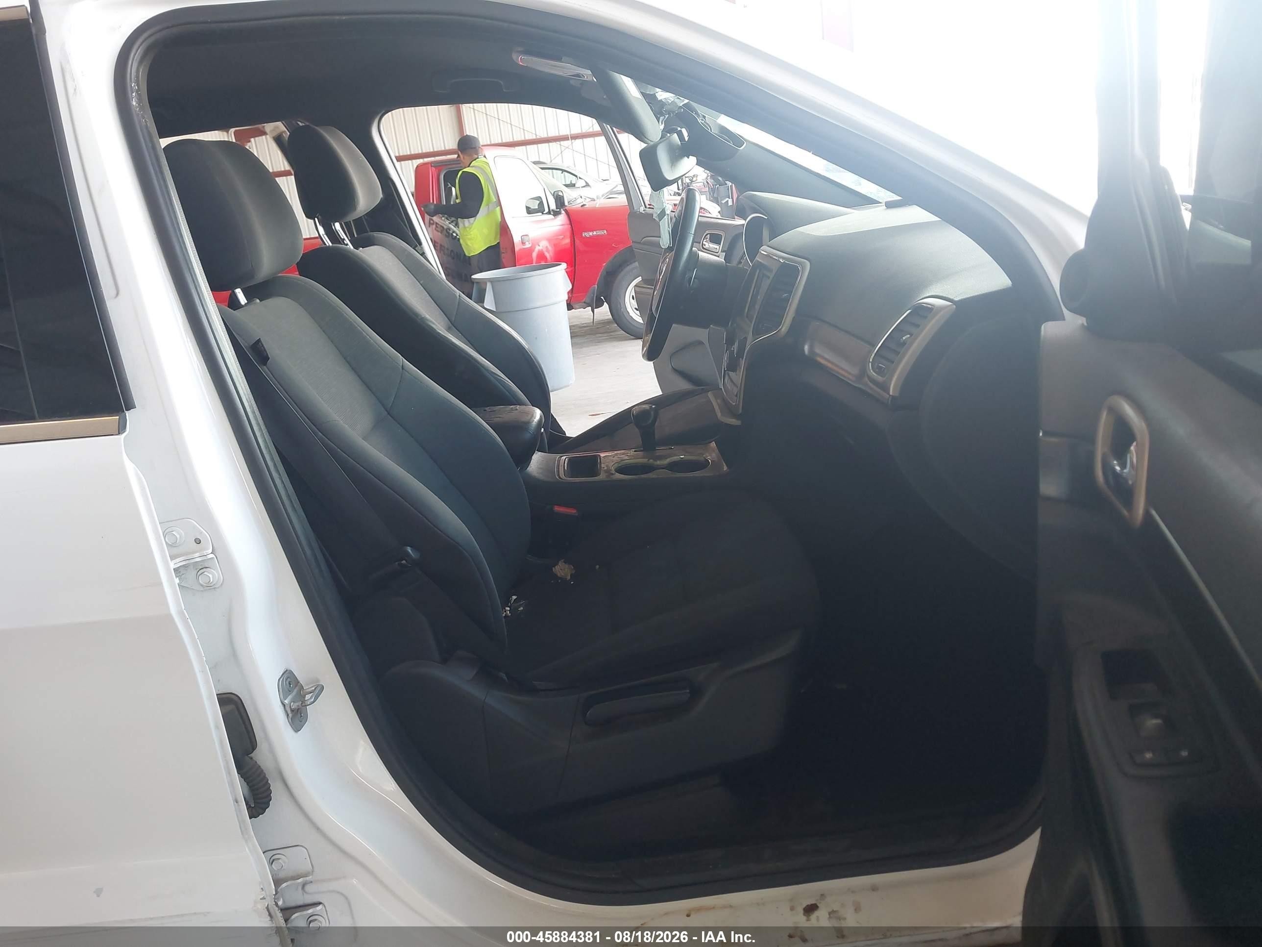 2014 Jeep Grand Cherokee Laredo White vin: 1C4RJEAGOEC125437