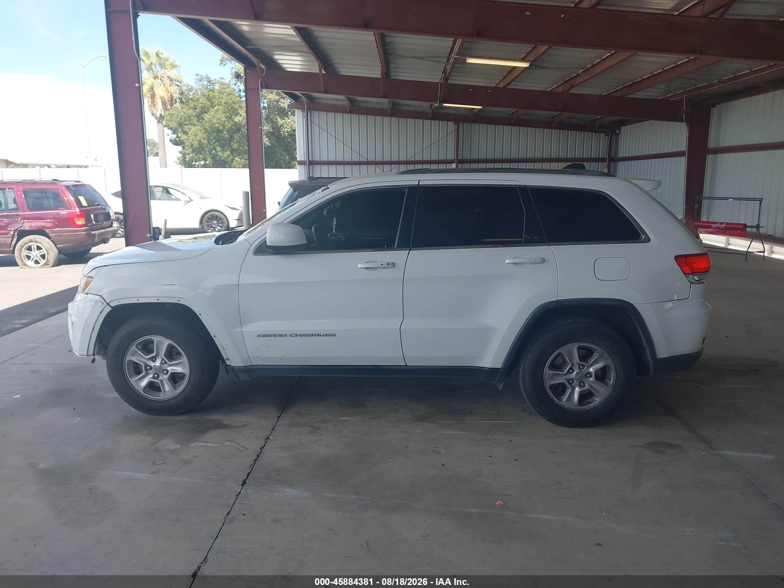 2014 Jeep Grand Cherokee Laredo White vin: 1C4RJEAGOEC125437