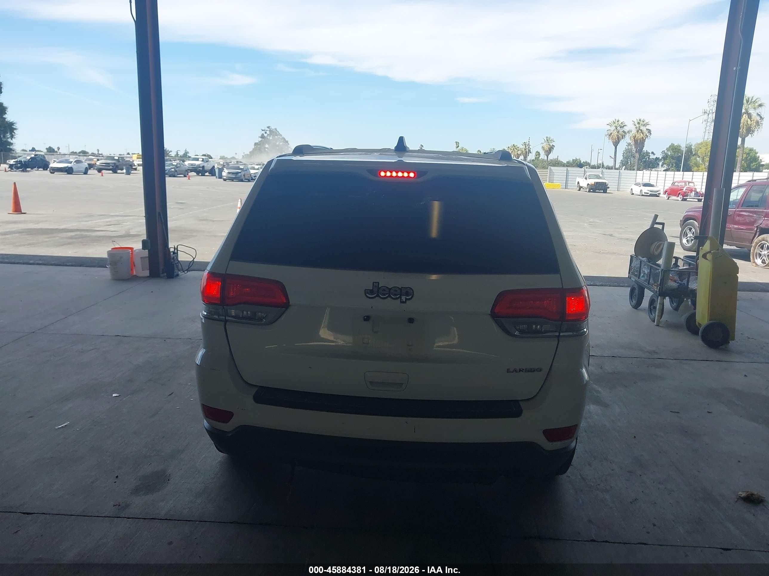 2014 Jeep Grand Cherokee Laredo White vin: 1C4RJEAGOEC125437