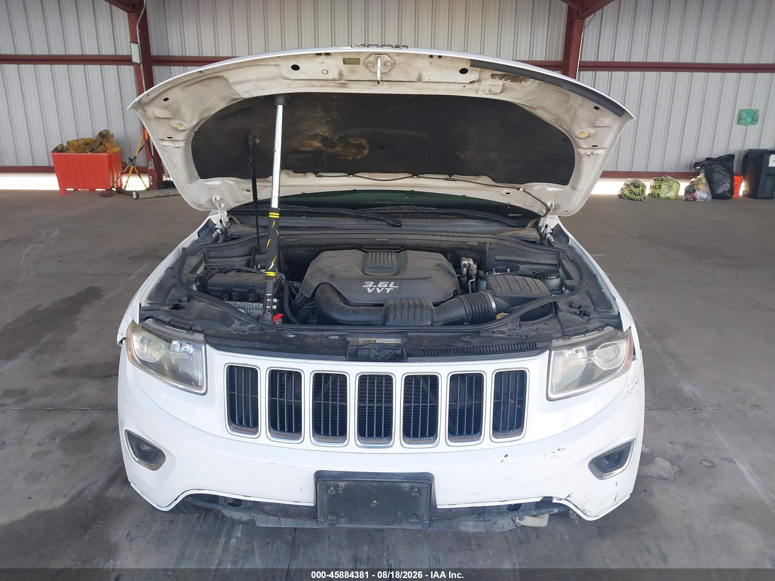2014 Jeep Grand Cherokee Laredo White vin: 1C4RJEAGOEC125437