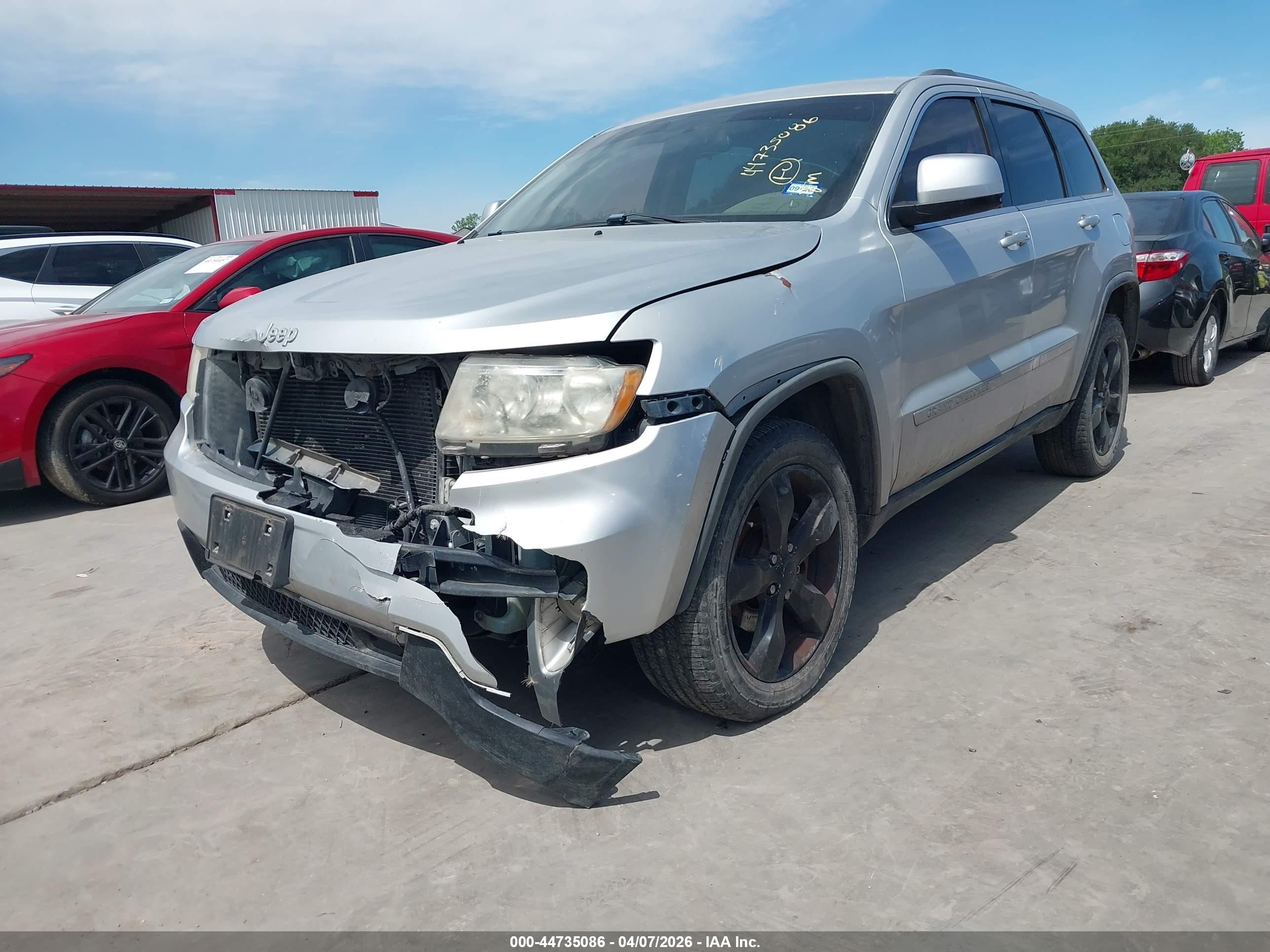 2012 Jeep Grand Cherokee Laredo Silver vin: 1C4RJEAGXCC119318