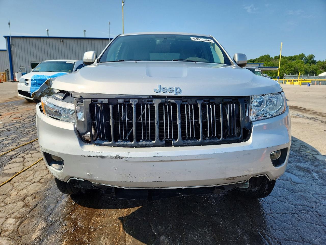 2012 Jeep Grand Cherokee Laredo Silver vin: 1C4RJEAGXCC167434