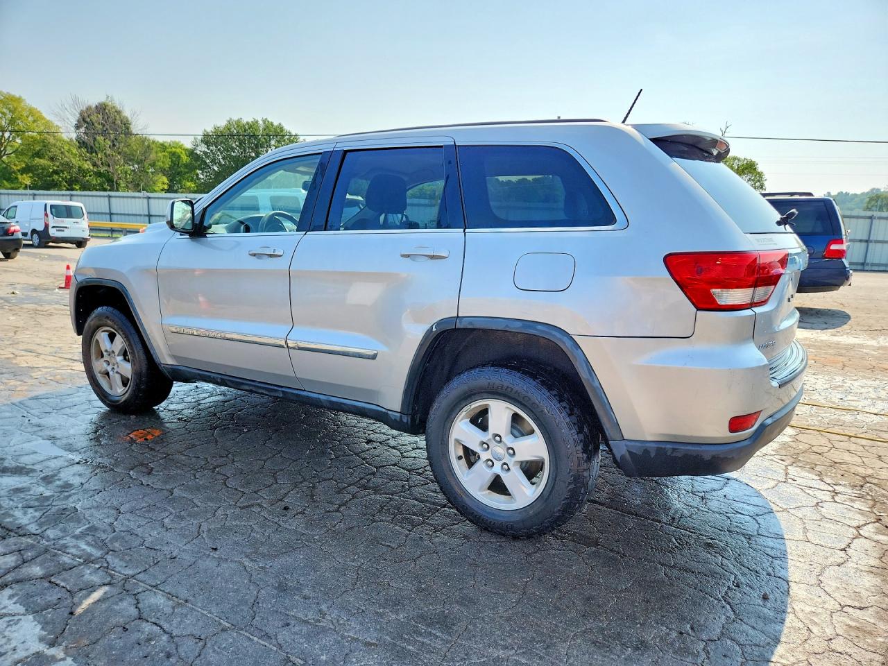 2012 Jeep Grand Cherokee Laredo Silver vin: 1C4RJEAGXCC167434
