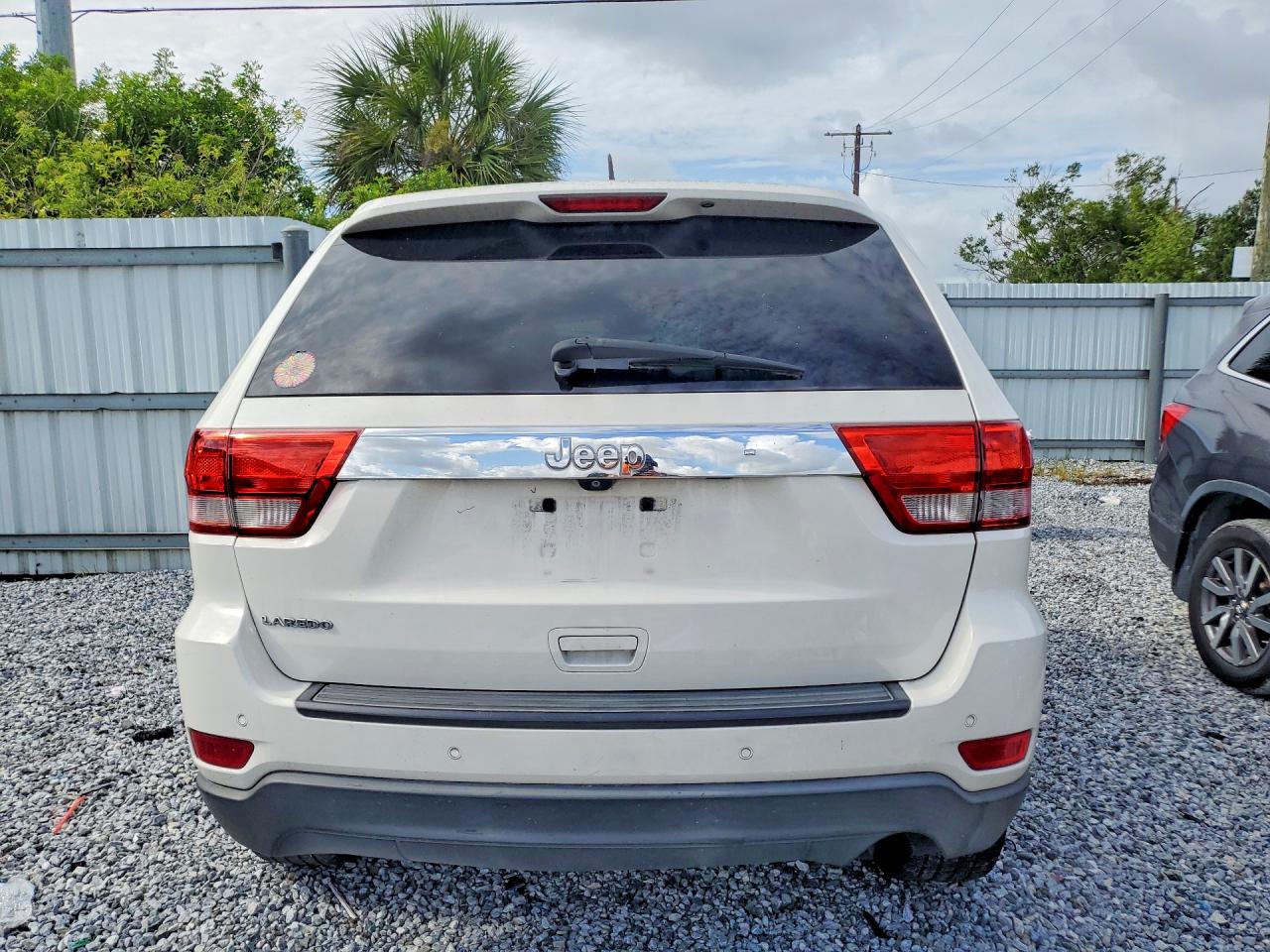 2012 Jeep Grand Cherokee Laredo White vin: 1C4RJEAGXCC201792
