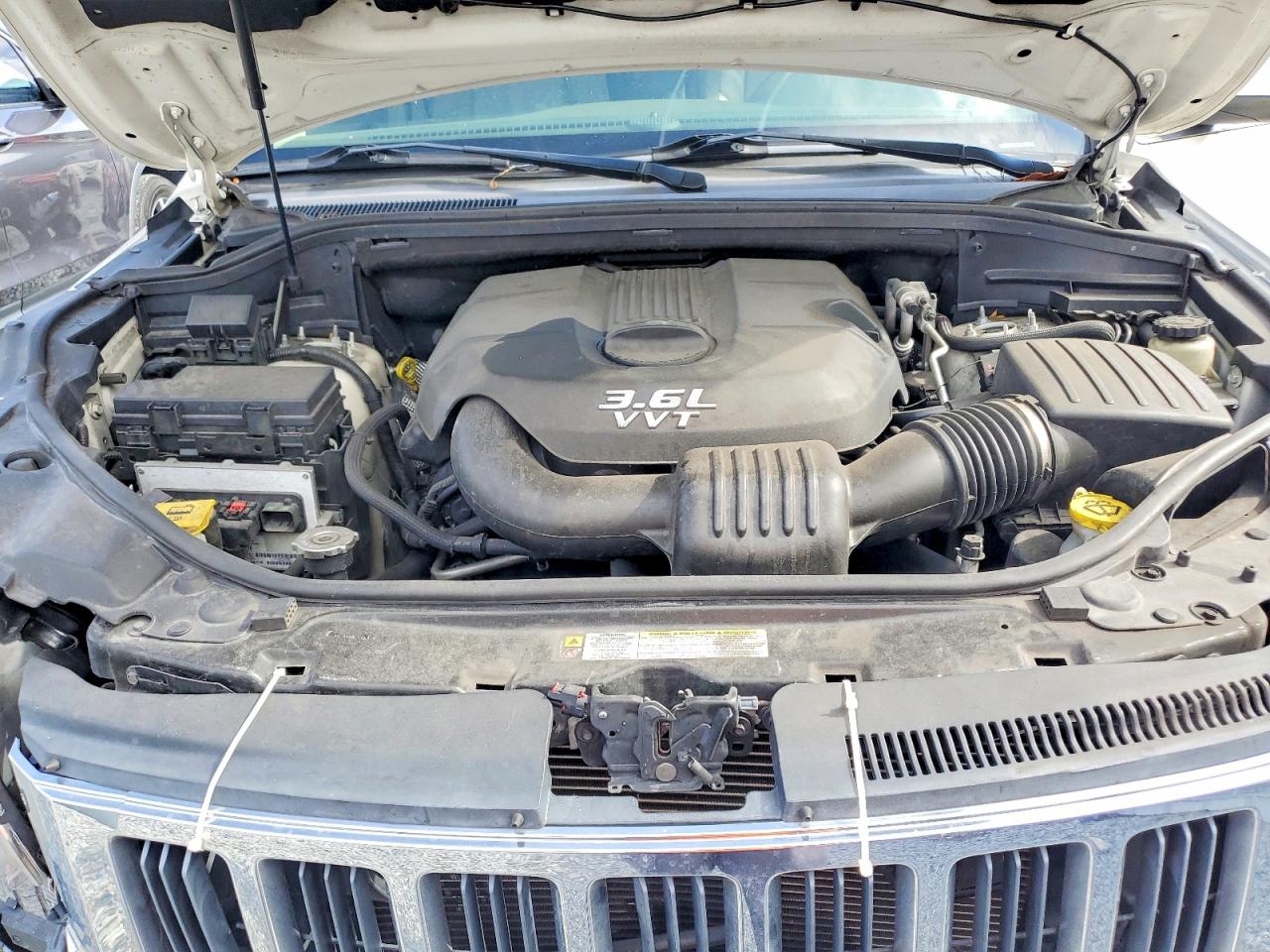 2012 Jeep Grand Cherokee Laredo White vin: 1C4RJEAGXCC201792