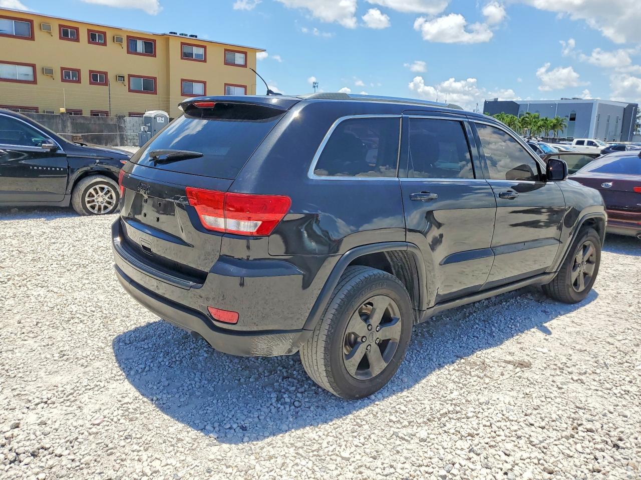 2013 Jeep Grand Cherokee Laredo Black vin: 1C4RJEAGXDC589107