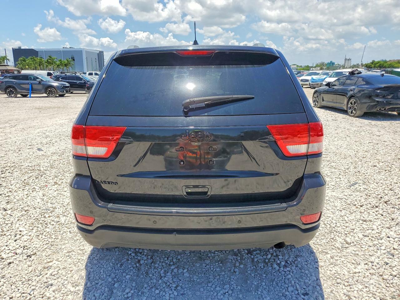 2013 Jeep Grand Cherokee Laredo Black vin: 1C4RJEAGXDC589107