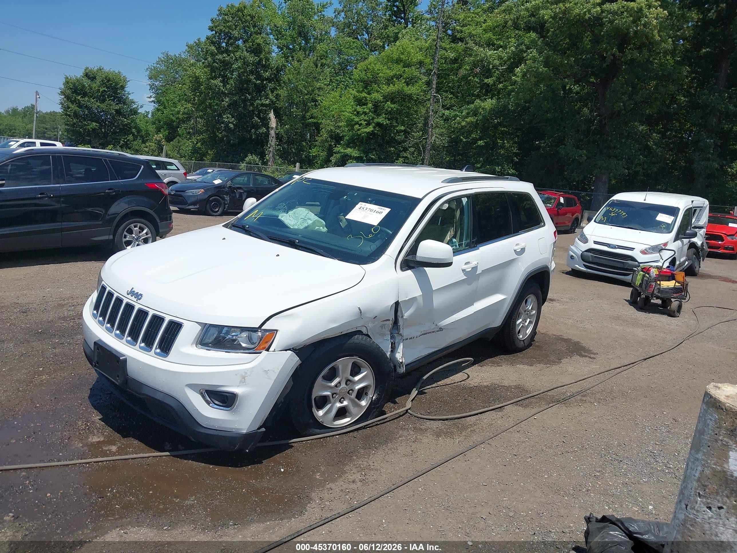 2014 Jeep Grand Cherokee Laredo White vin: 1C4RJEAGXEC198461