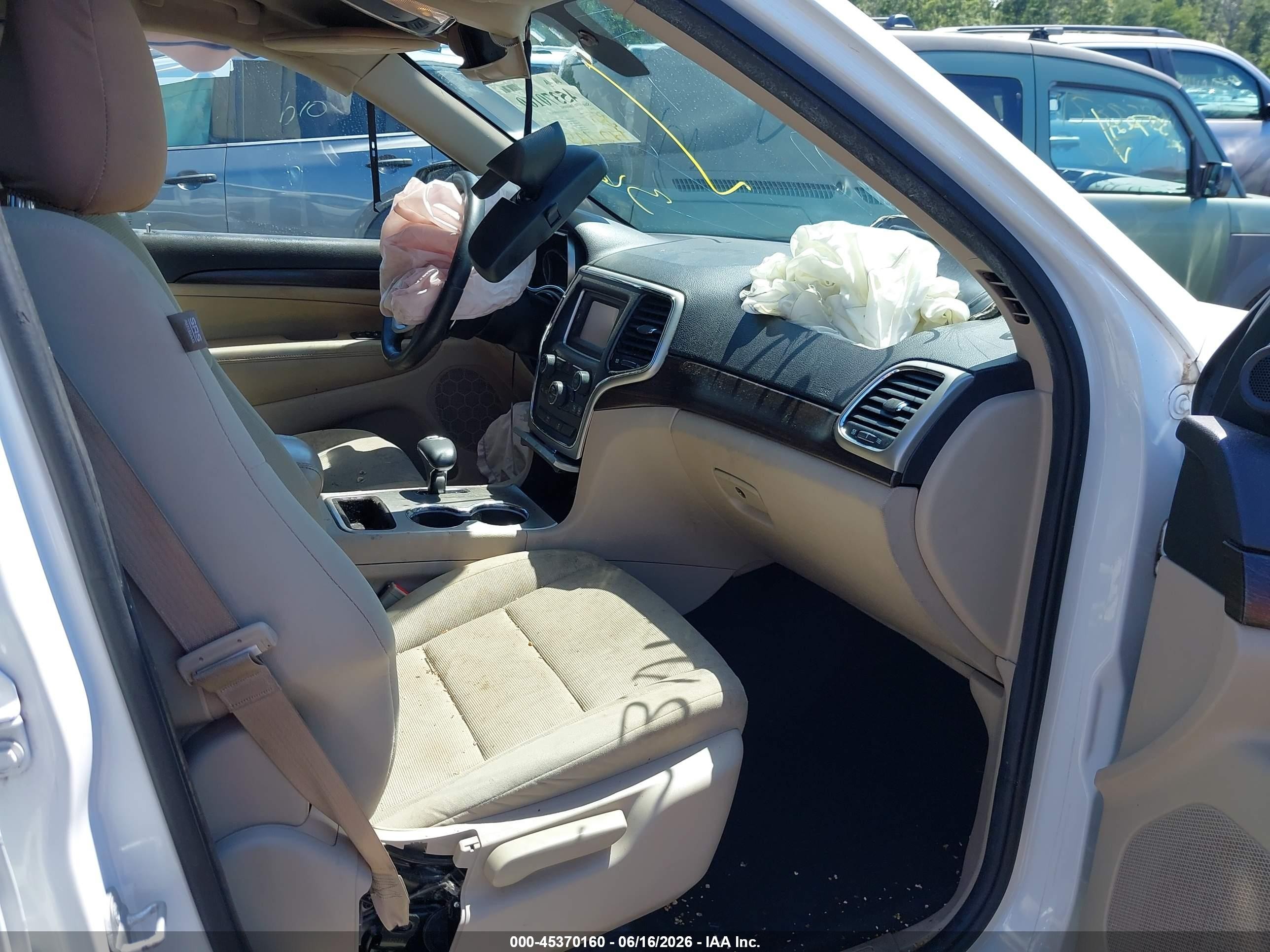 2014 Jeep Grand Cherokee Laredo White vin: 1C4RJEAGXEC198461