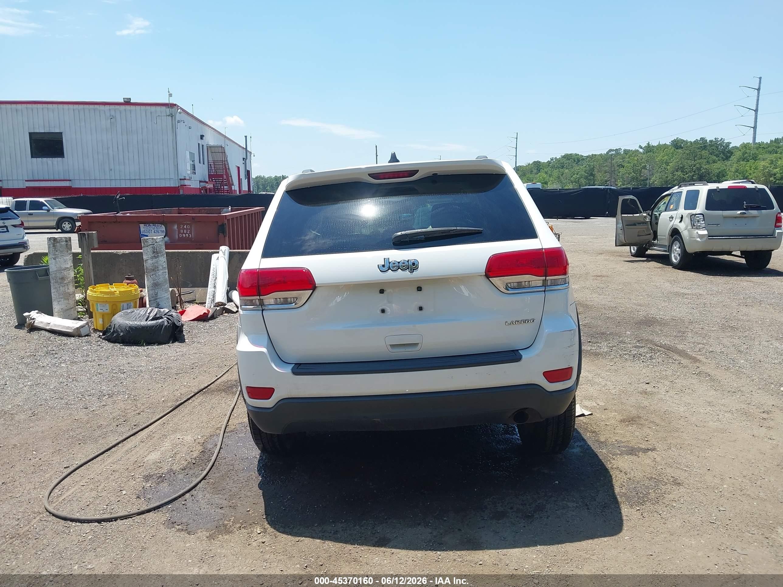 2014 Jeep Grand Cherokee Laredo White vin: 1C4RJEAGXEC198461