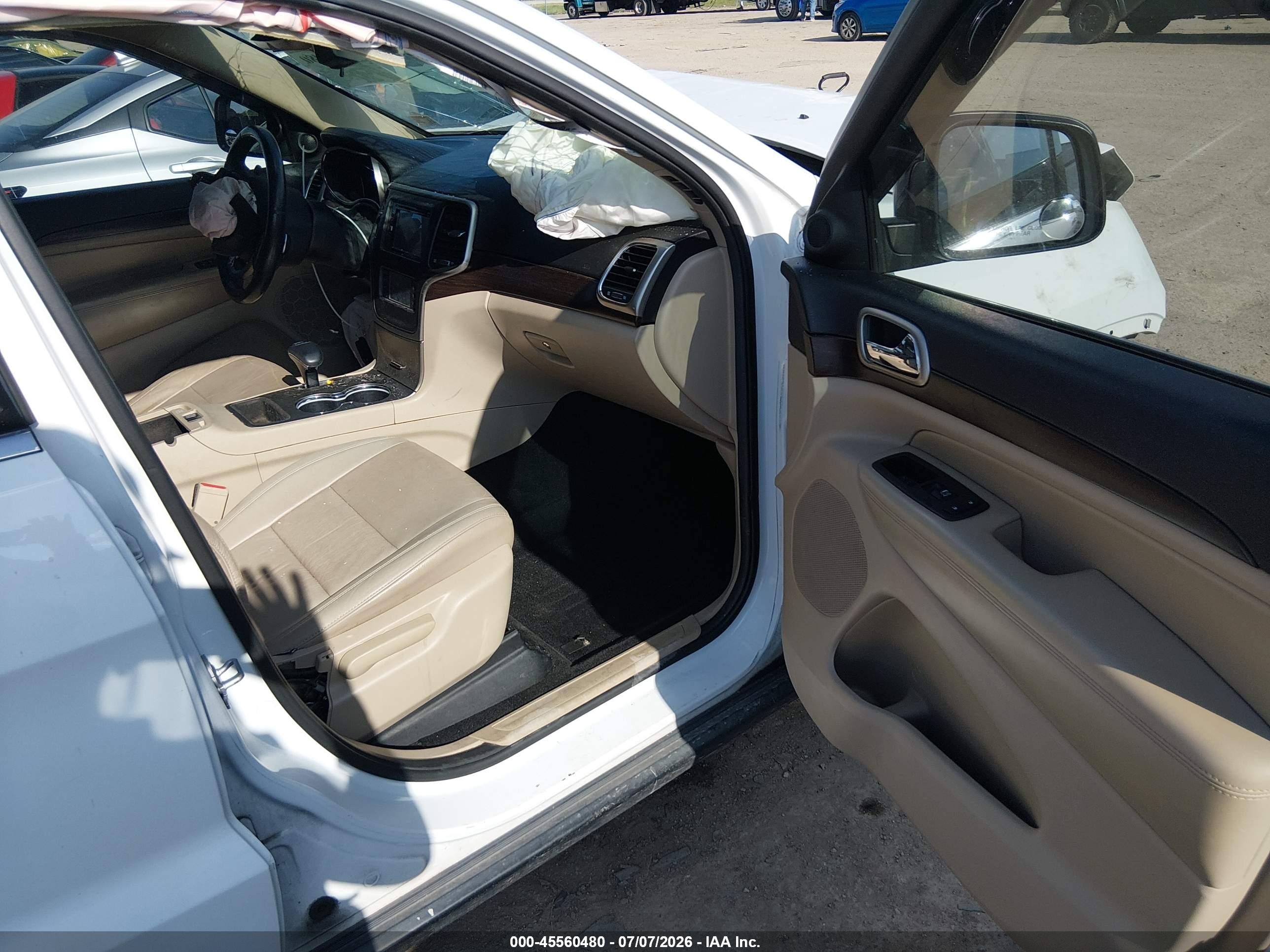 2014 Jeep Grand Cherokee Laredo White vin: 1C4RJEAGXEC282246