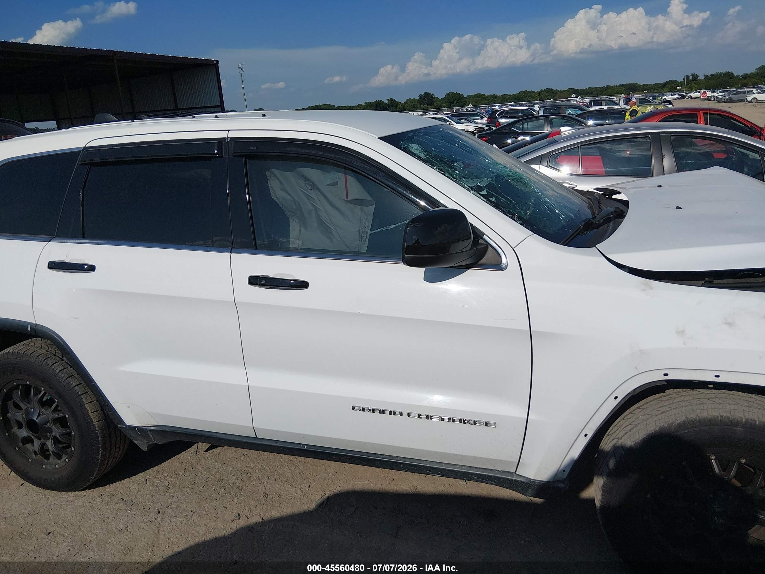 2014 Jeep Grand Cherokee Laredo White vin: 1C4RJEAGXEC282246