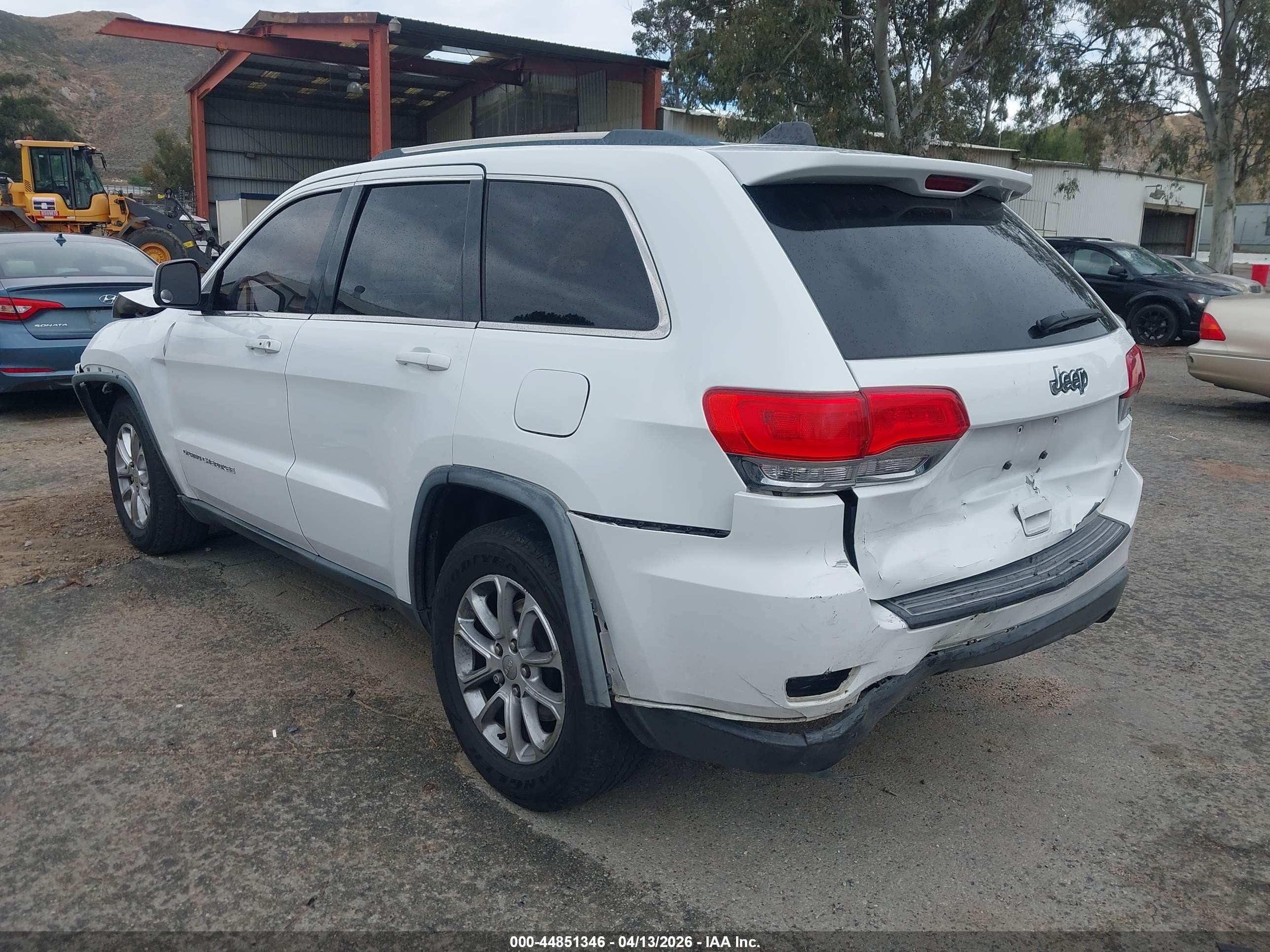 2014 Jeep Grand Cherokee Laredo White vin: 1C4RJEAGXEC472984