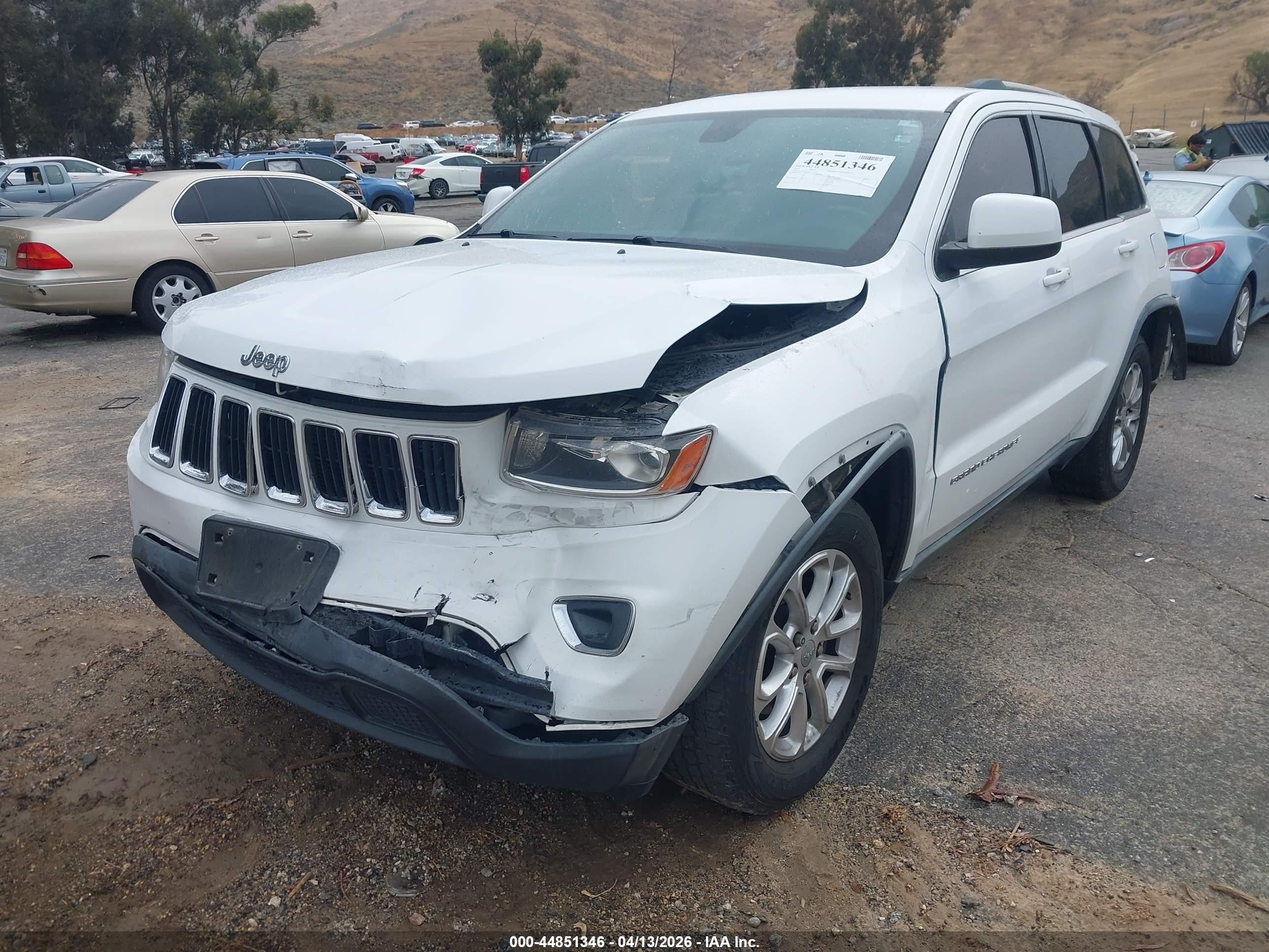 2014 Jeep Grand Cherokee Laredo White vin: 1C4RJEAGXEC472984
