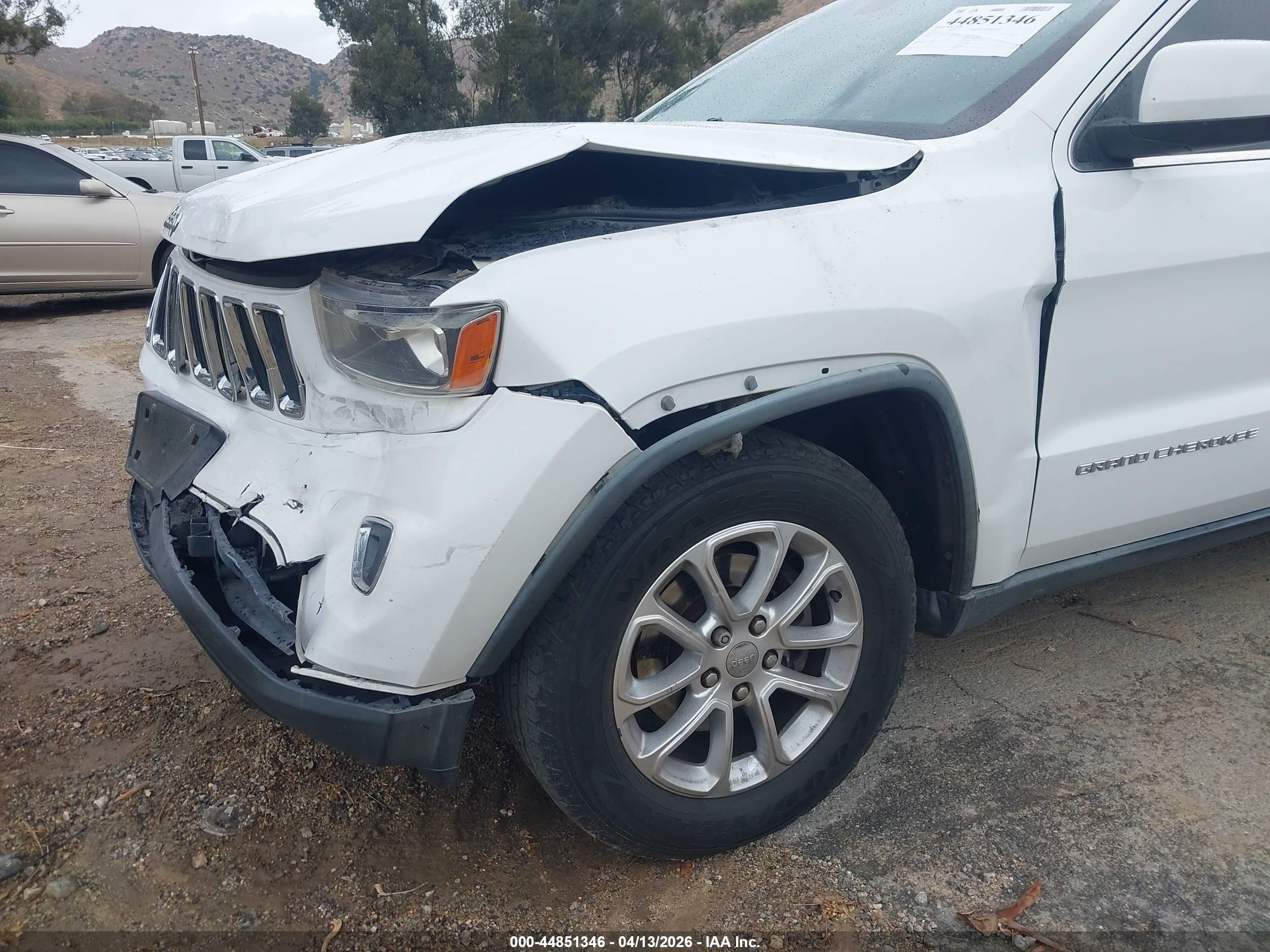 2014 Jeep Grand Cherokee Laredo White vin: 1C4RJEAGXEC472984