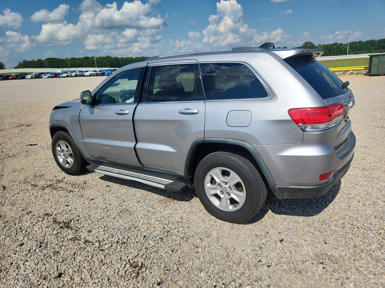 2015 Jeep Grand Cherokee Laredo Серебряный vin: 1C4RJEAGXFC713668