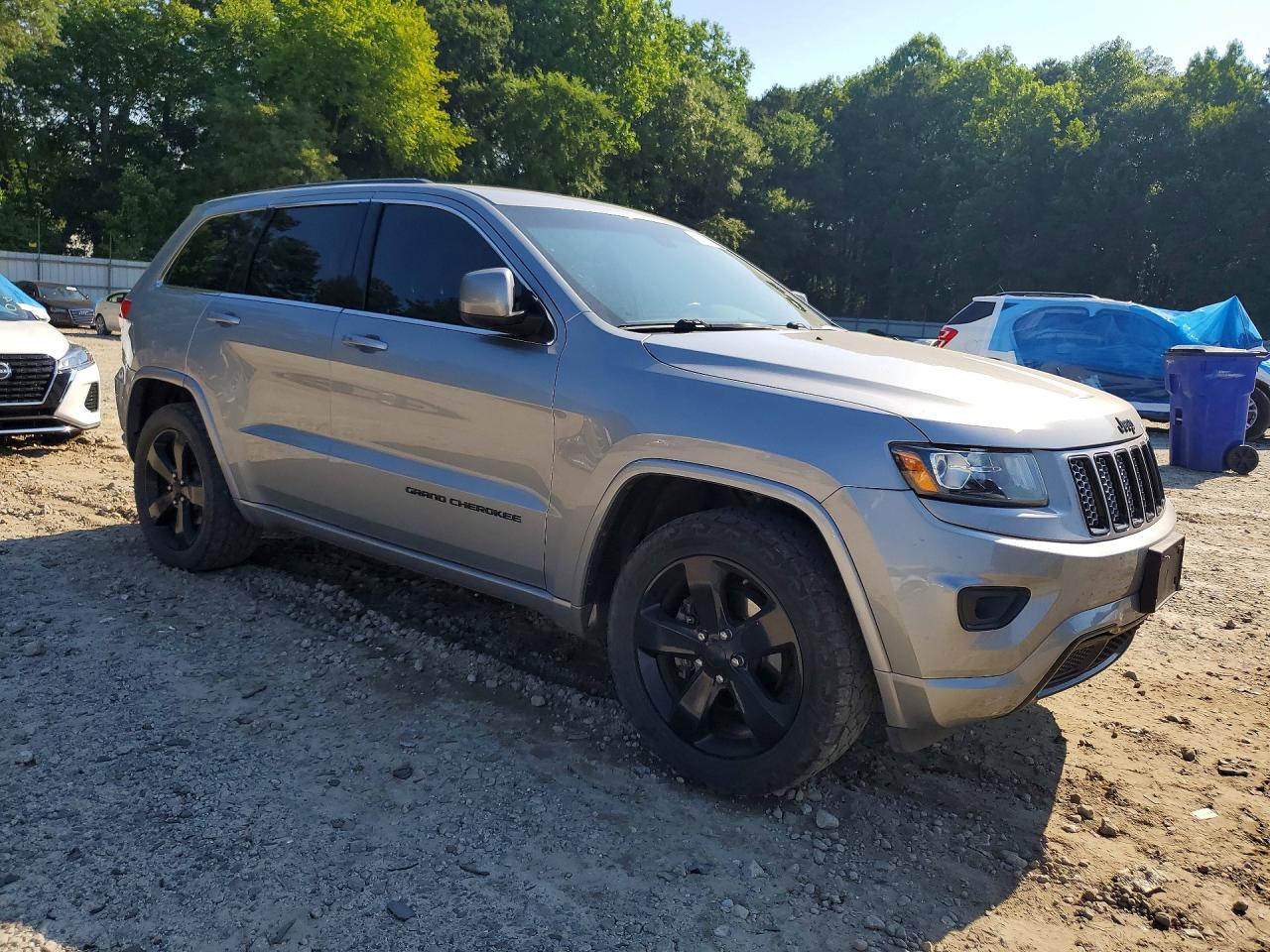 2015 Jeep Grand Cherokee Laredo Silver vin: 1C4RJEAGXFC749442