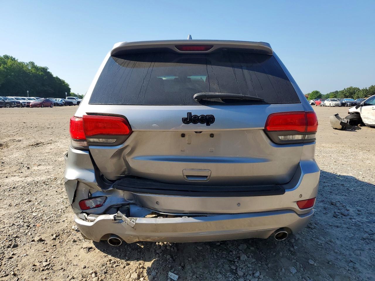 2015 Jeep Grand Cherokee Laredo Silver vin: 1C4RJEAGXFC749442