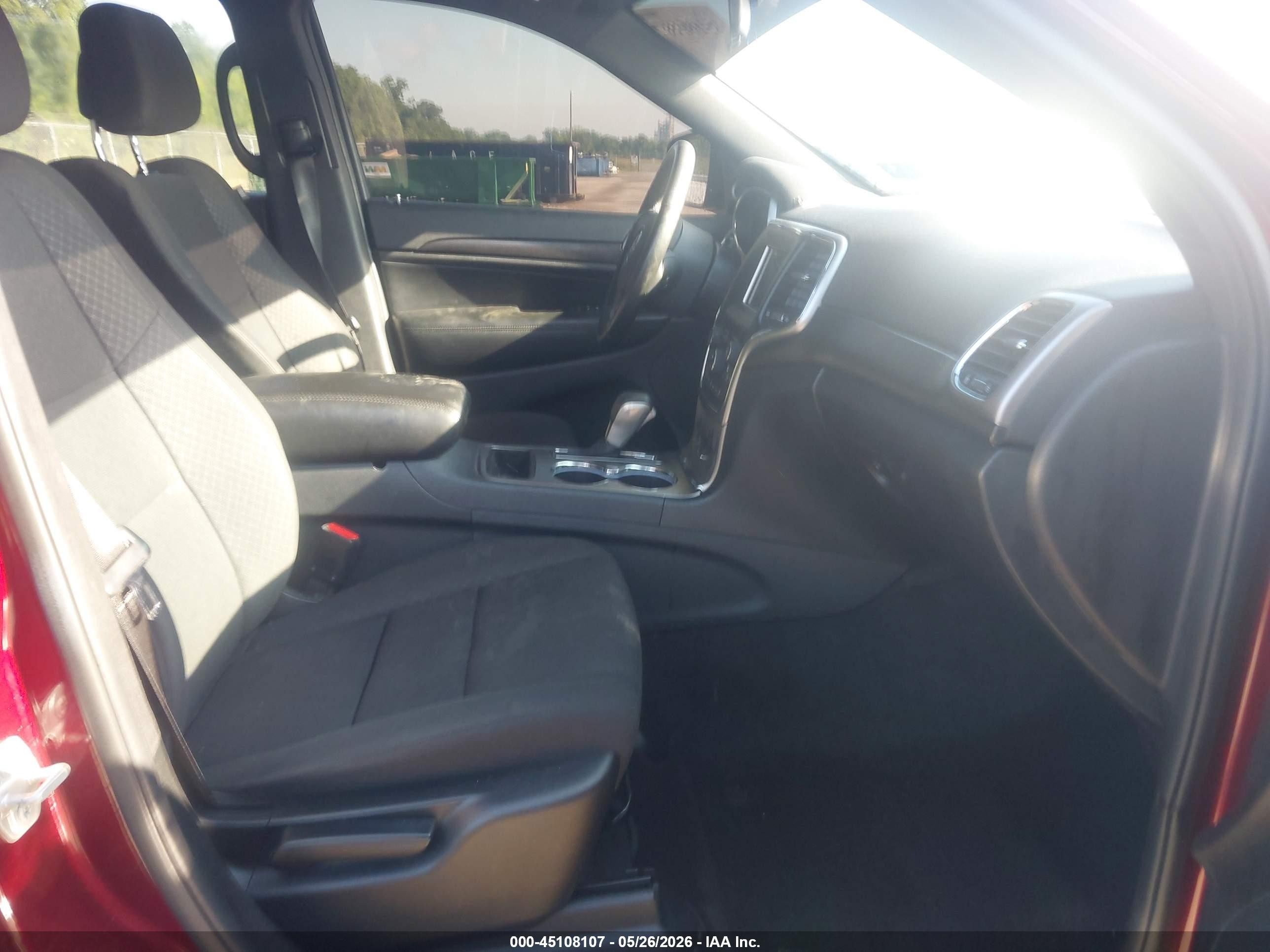 2018 Jeep Grand Cherokee Laredo 4x2 Red vin: 1C4RJEAGXJC300514