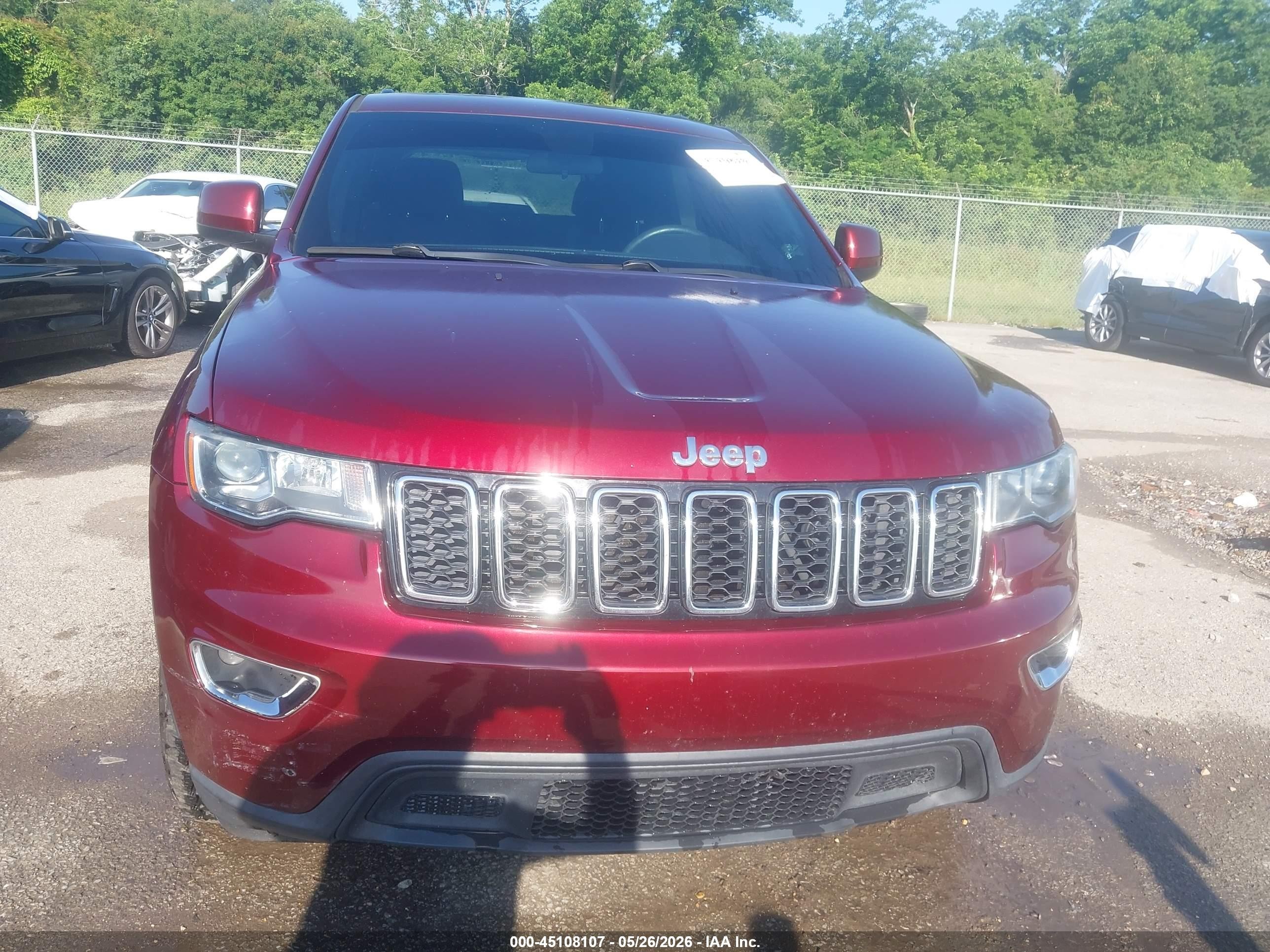 2018 Jeep Grand Cherokee Laredo 4x2 Red vin: 1C4RJEAGXJC300514