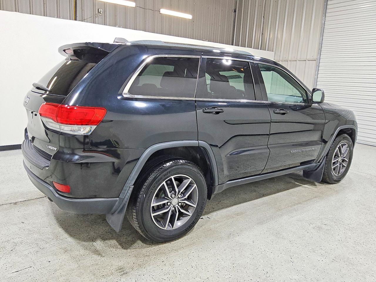 2018 Jeep Grand Cherokee Laredo Black vin: 1C4RJEAGXJC481484