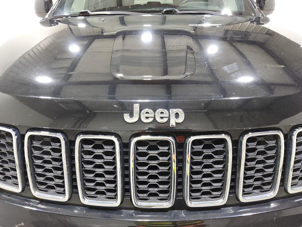 2018 Jeep Grand Cherokee Laredo Black vin: 1C4RJEAGXJC481484 Damage: Hood, Chipped, 3