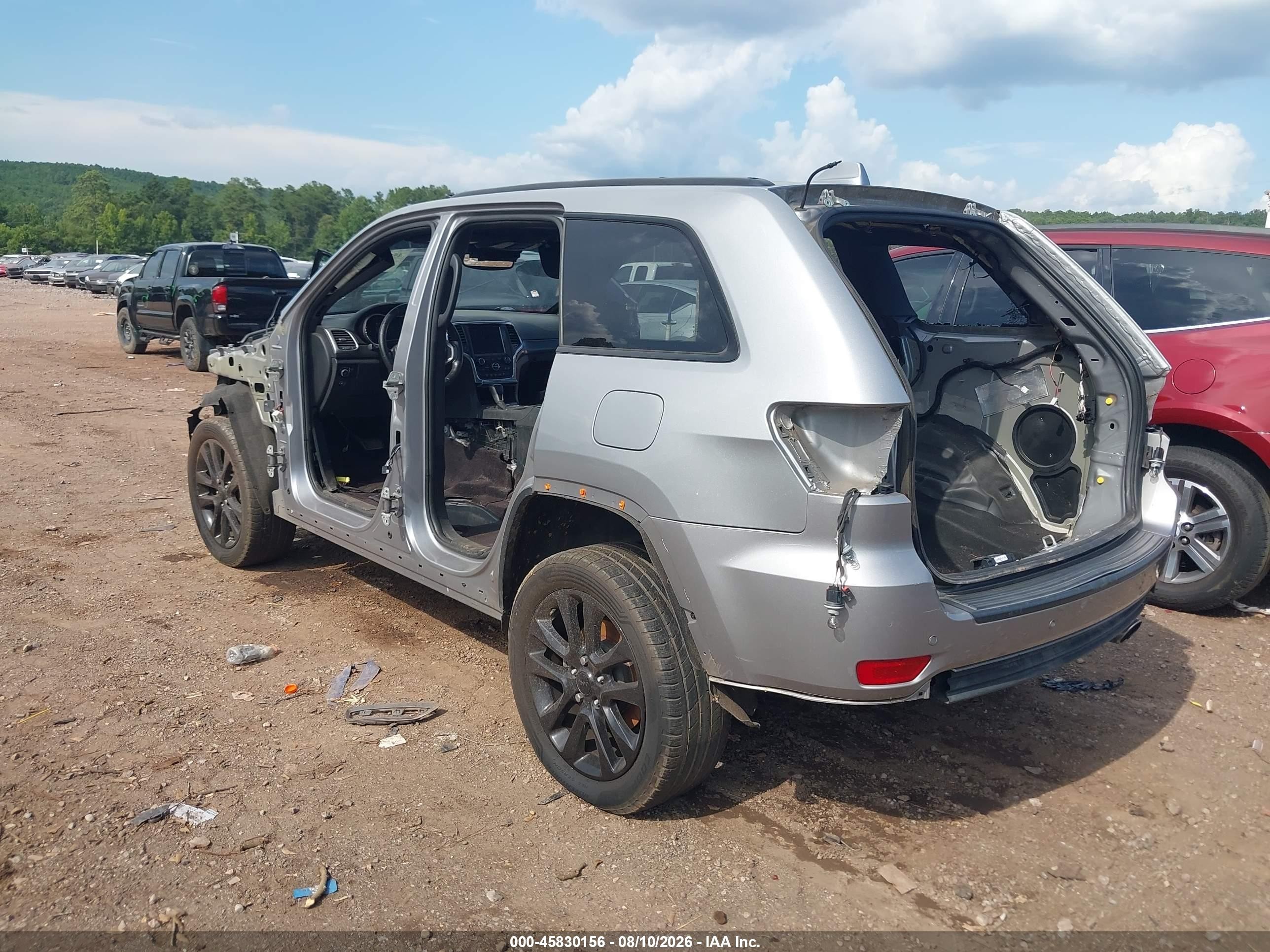 2018 Jeep Grand Cherokee Altitude 4x2 Silver vin: 1C4RJEAGXJC485230