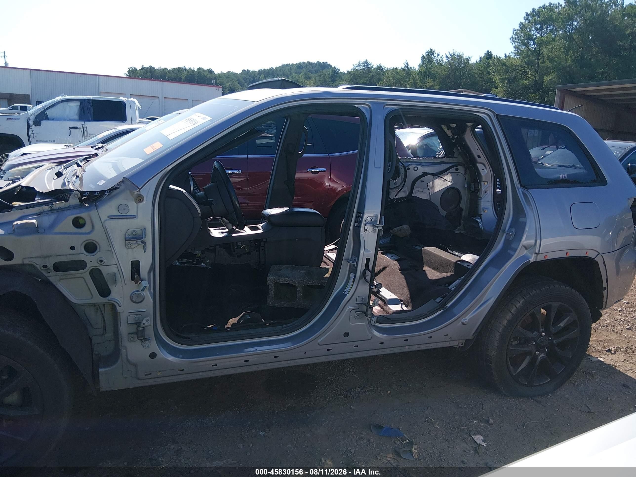 2018 Jeep Grand Cherokee Altitude 4x2 Silver vin: 1C4RJEAGXJC485230