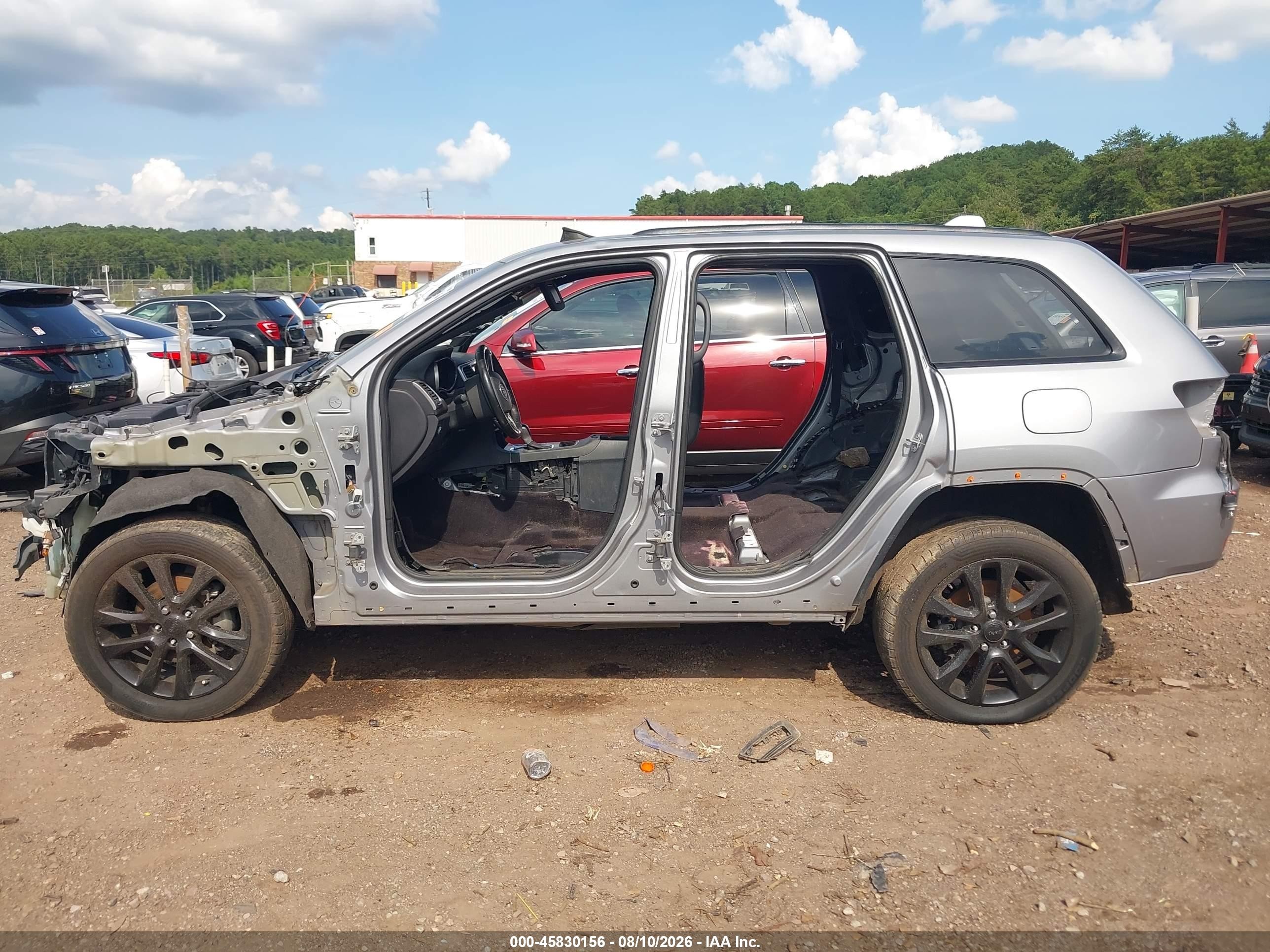 2018 Jeep Grand Cherokee Altitude 4x2 Silver vin: 1C4RJEAGXJC485230