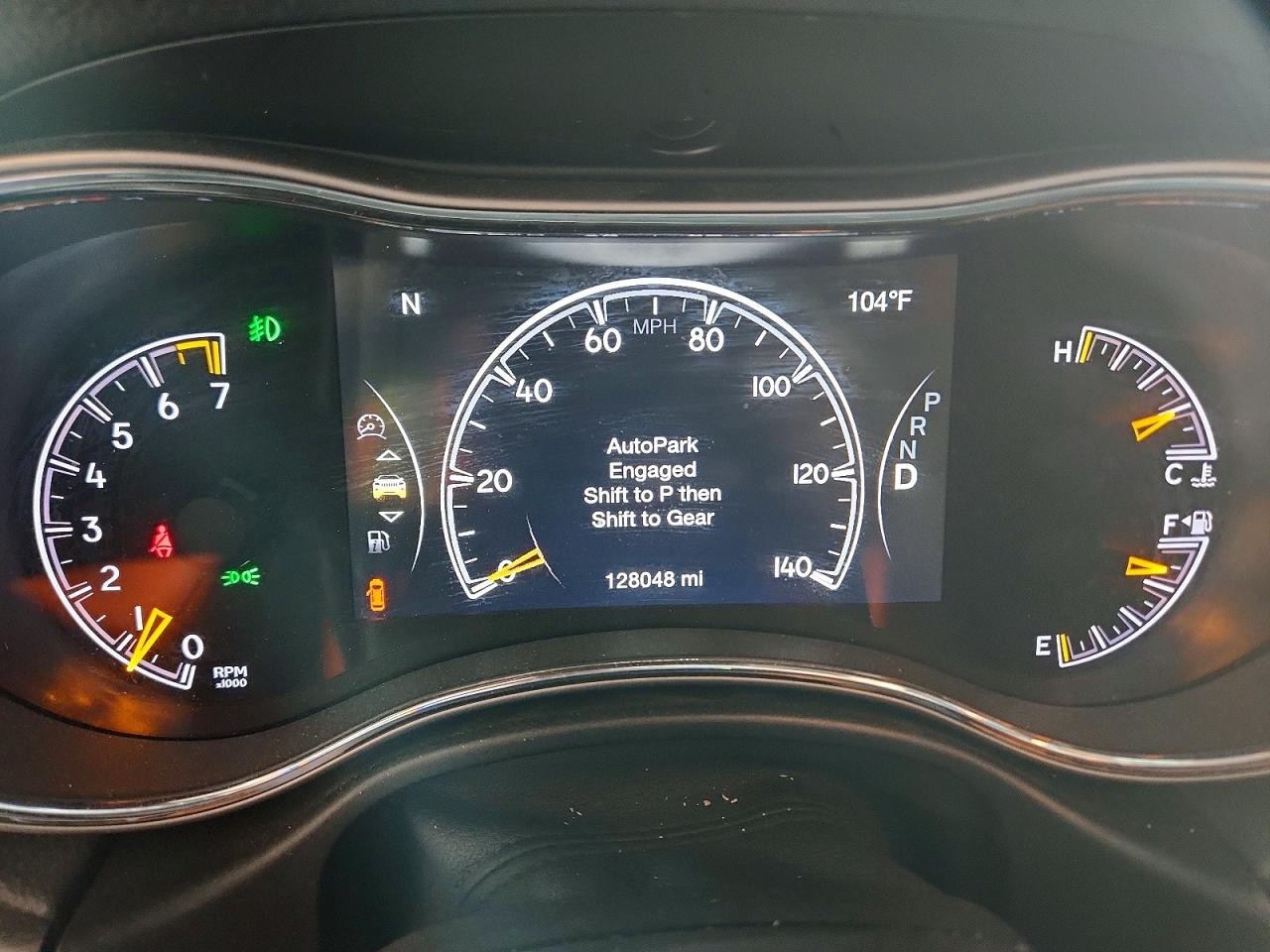 2019 Jeep Grand Cherokee Laredo Burgundy vin: 1C4RJEAGXKC572675