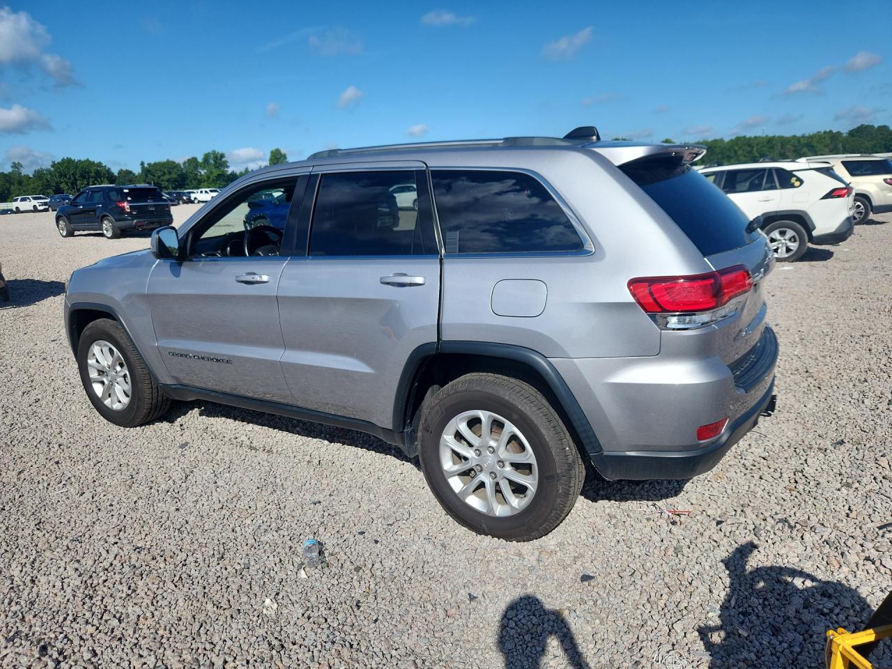 2021 Jeep Grand Cherokee Laredo Silver vin: 1C4RJEAGXMC784639