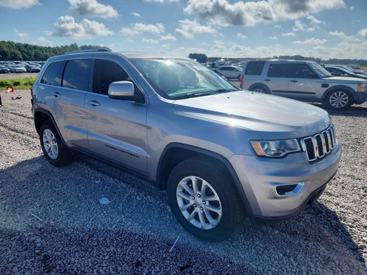 2021 Jeep Grand Cherokee Laredo Silver vin: 1C4RJEAGXMC784639