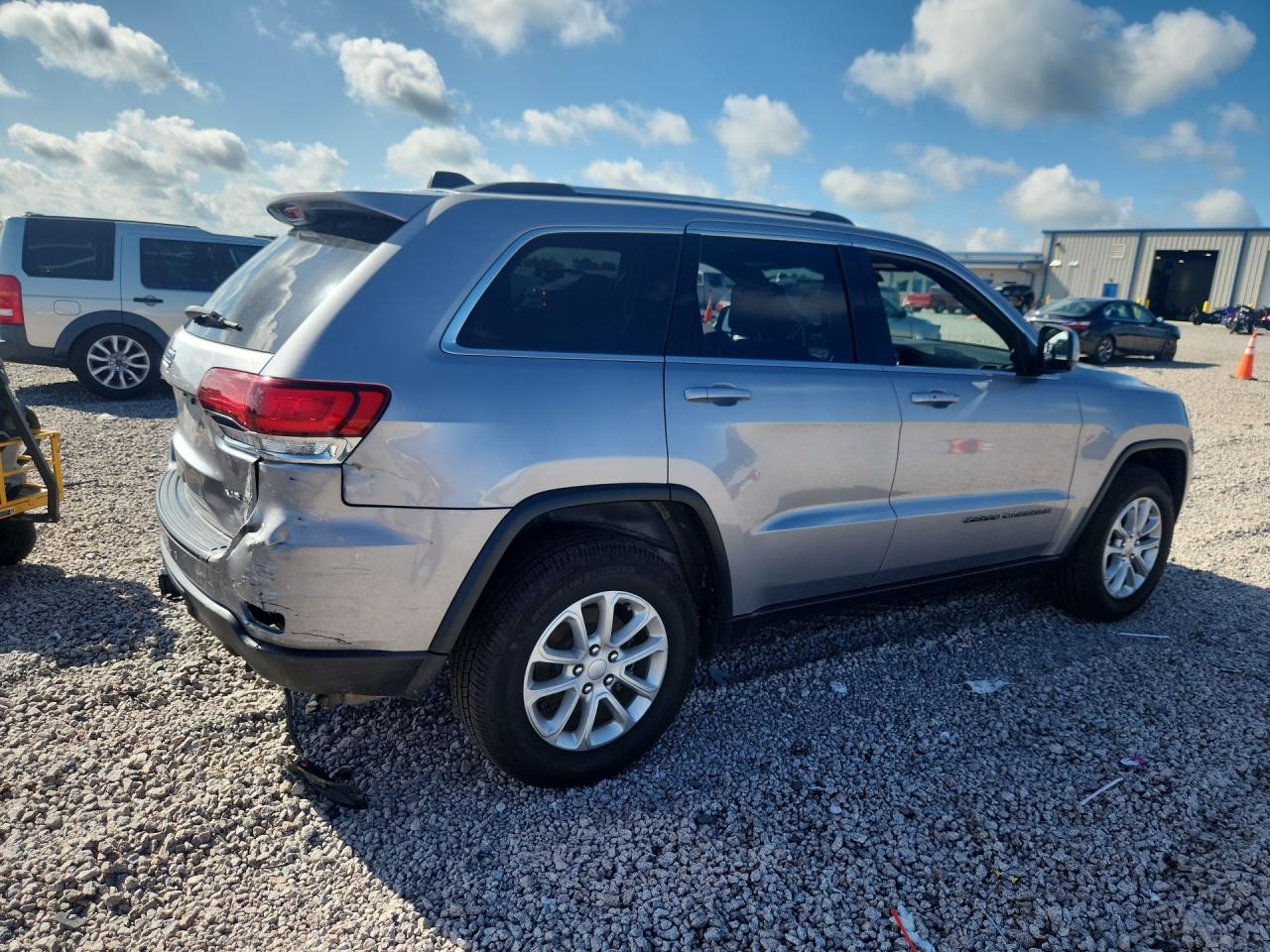 2021 Jeep Grand Cherokee Laredo Silver vin: 1C4RJEAGXMC784639