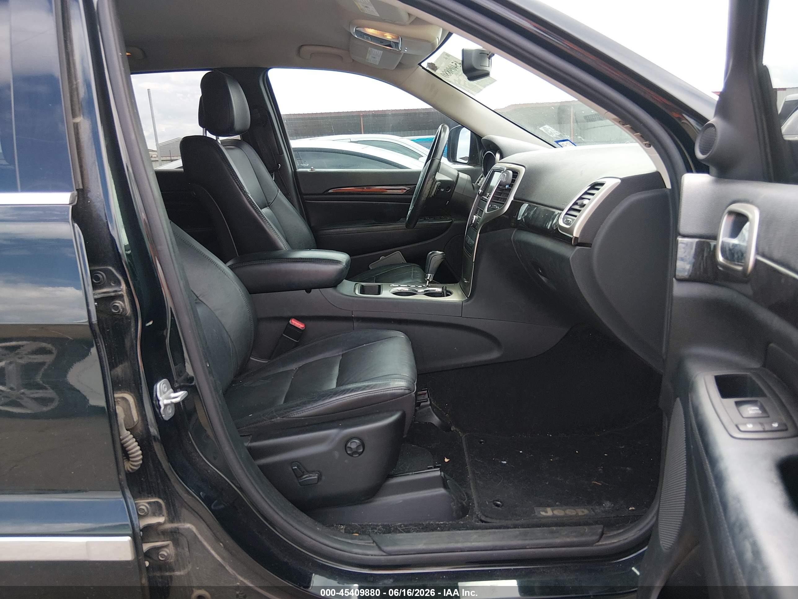 2013 Jeep Grand Cherokee Laredo Black vin: 1C4RJEAT0DC650932