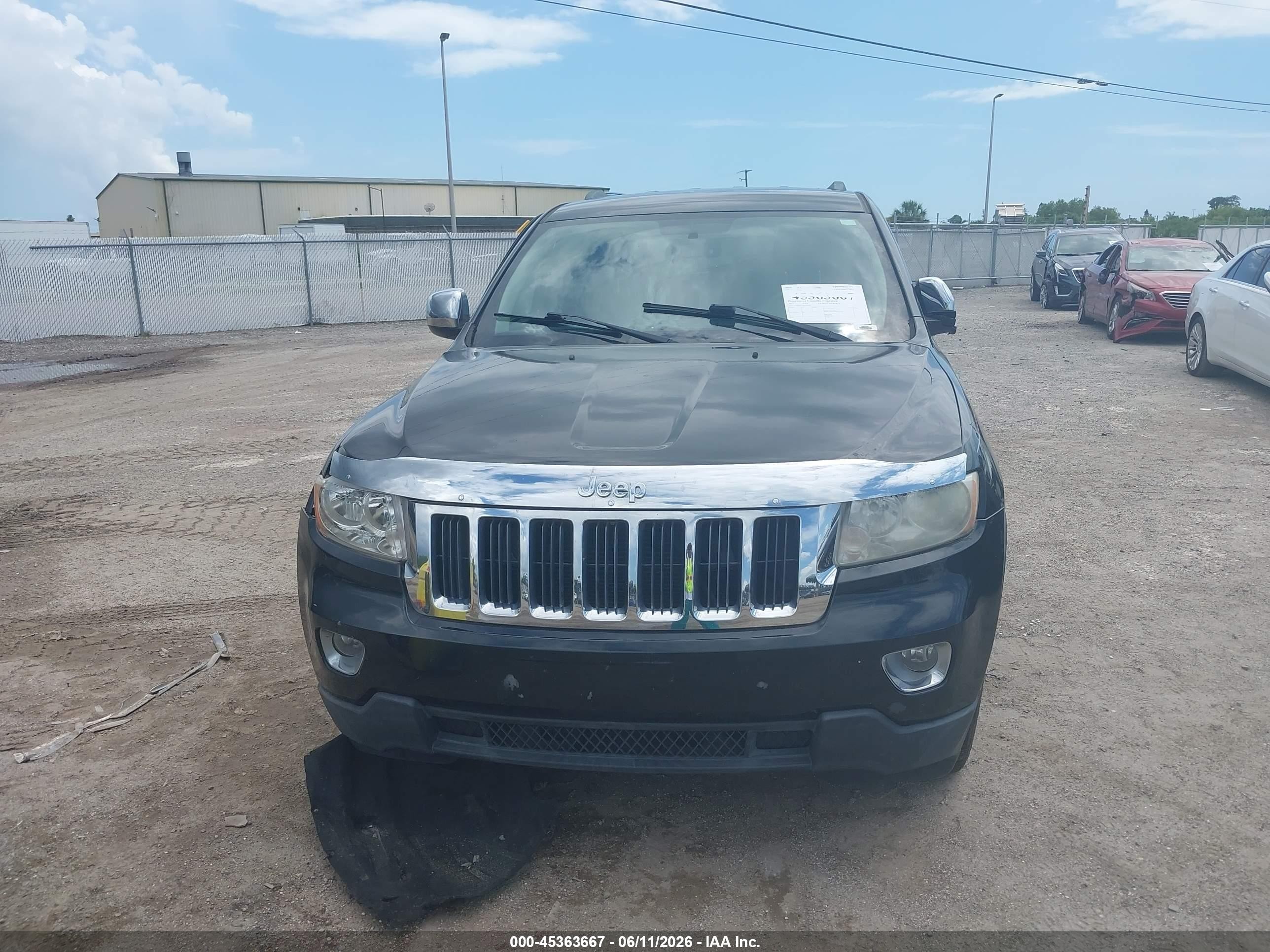 2013 Jeep Grand Cherokee Laredo Черный vin: 1C4RJEAT1DC564349