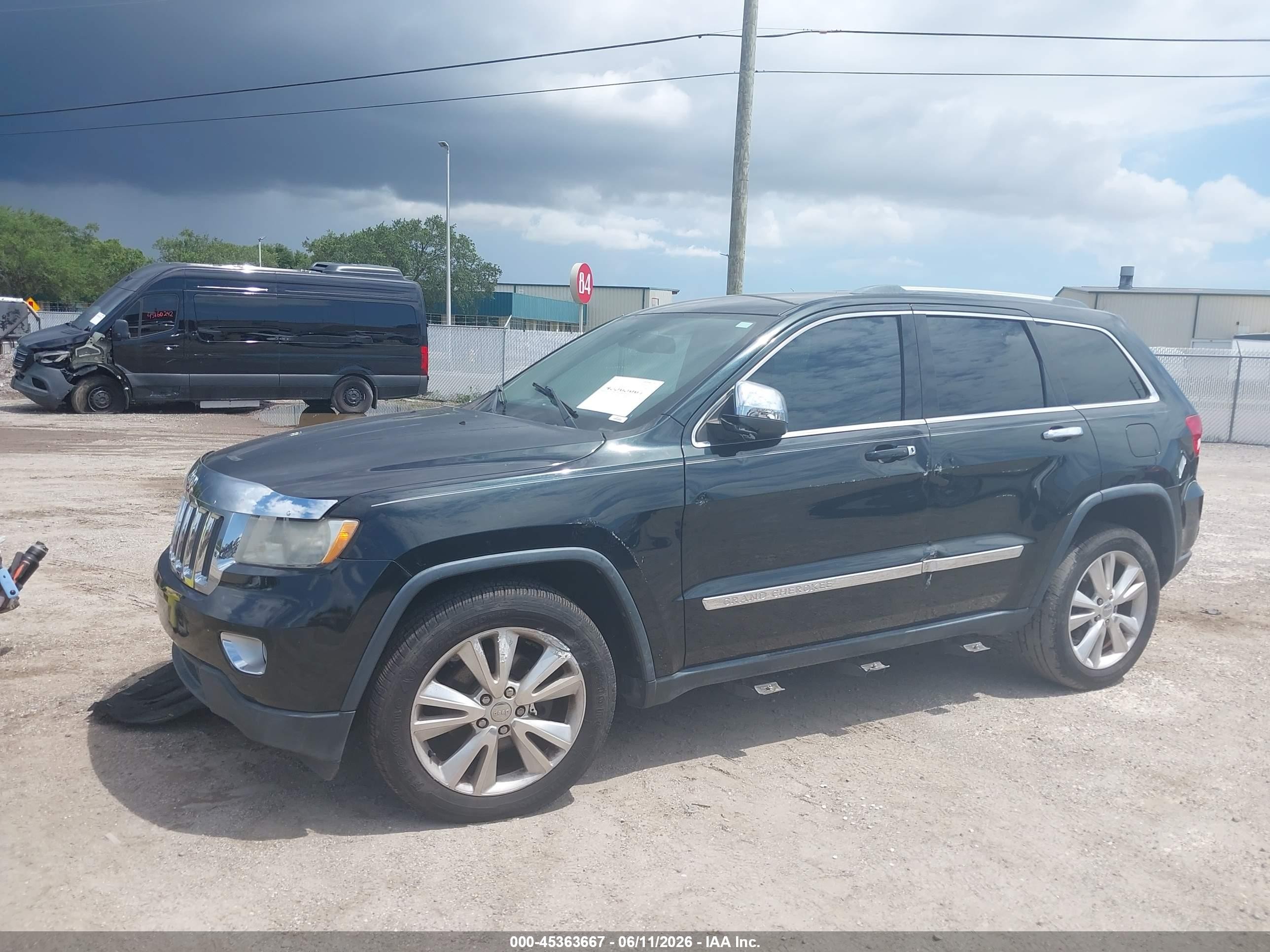 2013 Jeep Grand Cherokee Laredo Черный vin: 1C4RJEAT1DC564349