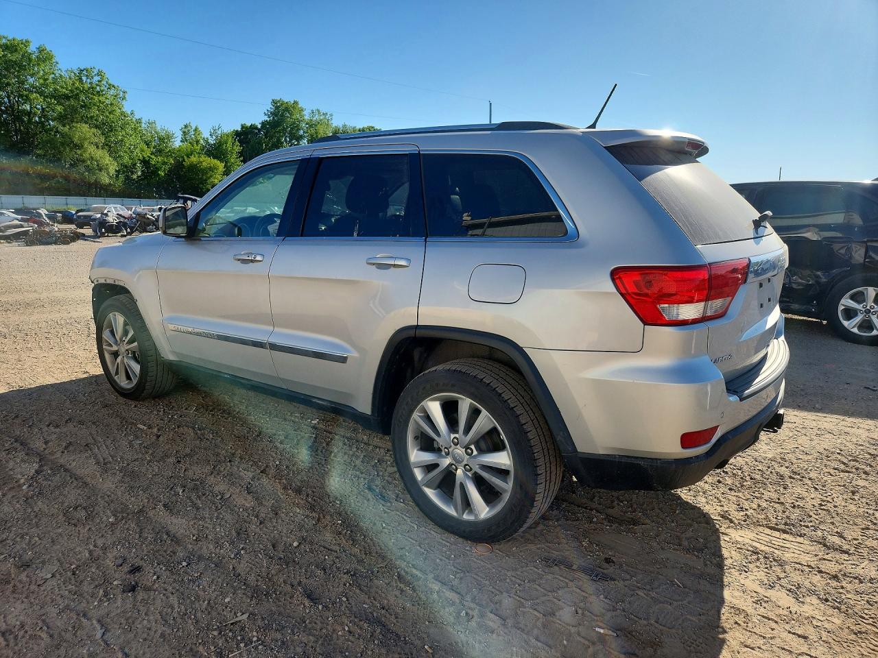 2012 Jeep Grand Cherokee Laredo Silver vin: 1C4RJEAT3CC361865