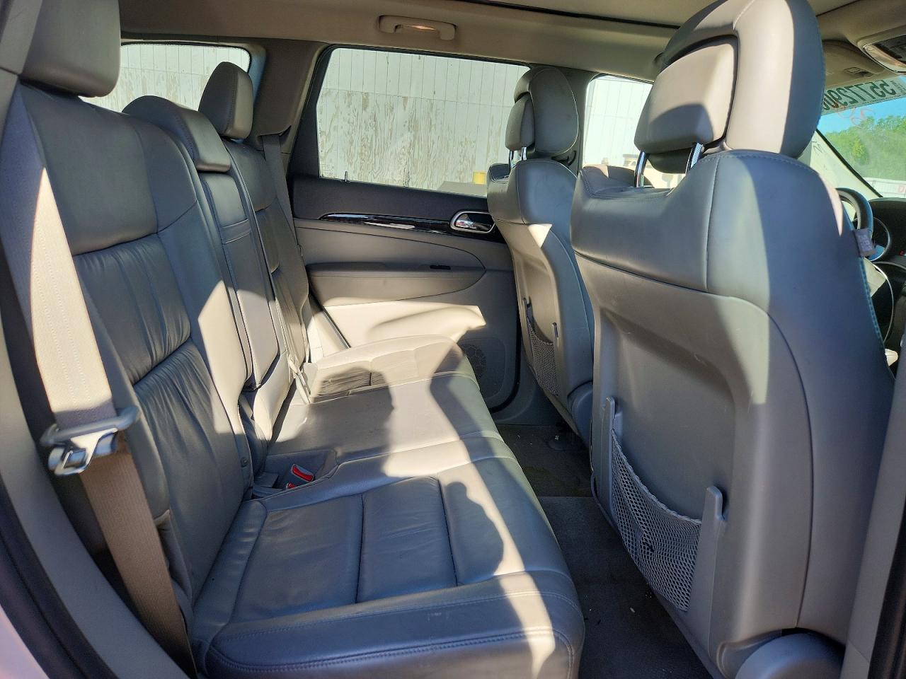 2012 Jeep Grand Cherokee Laredo Silver vin: 1C4RJEAT3CC361865