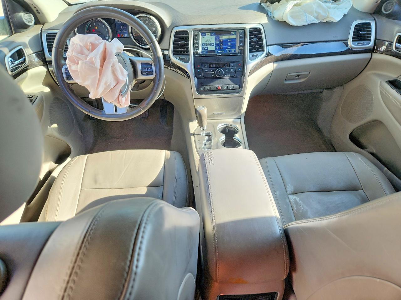 2012 Jeep Grand Cherokee Laredo Silver vin: 1C4RJEAT3CC361865