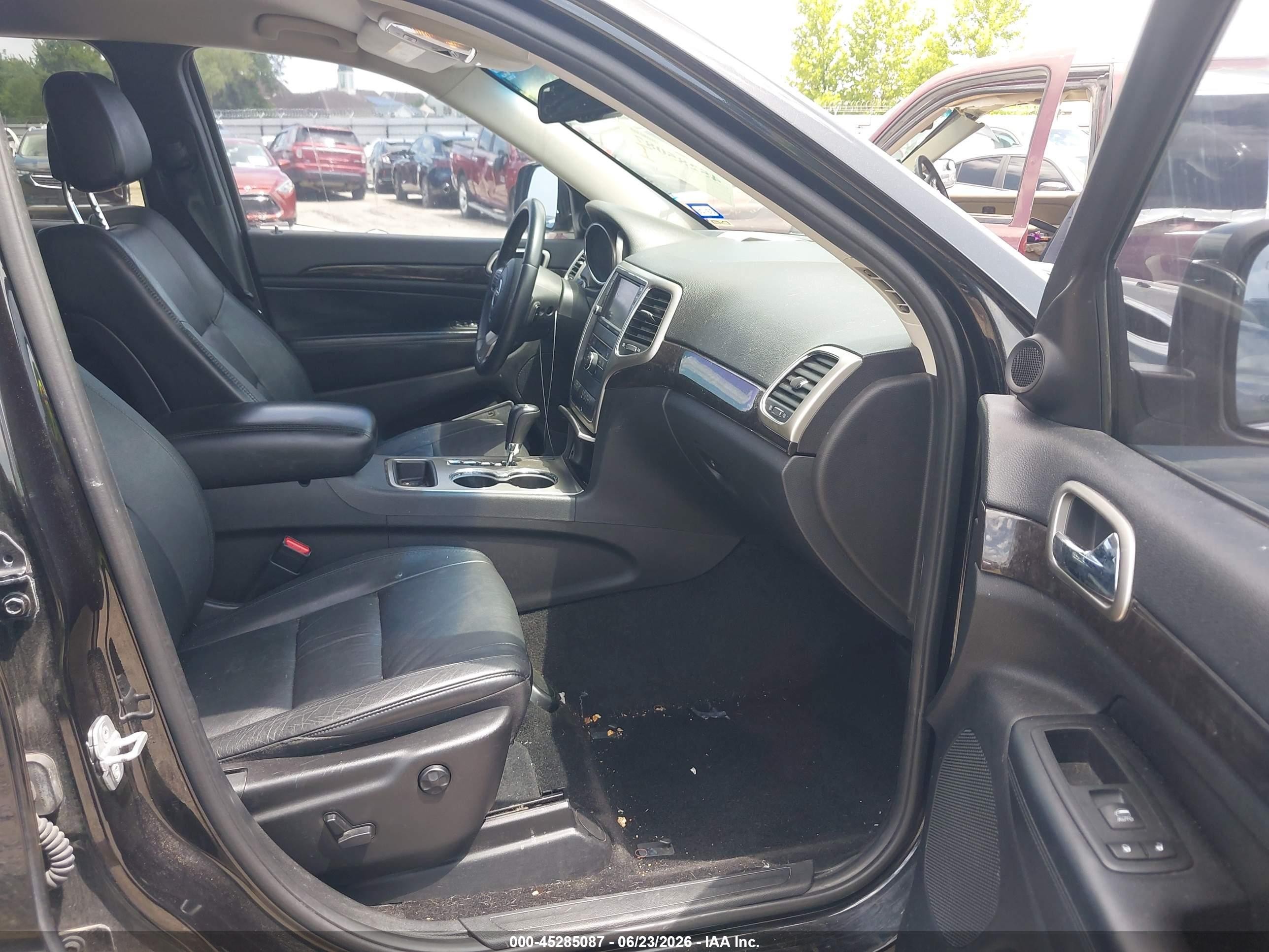 2013 Jeep Grand Cherokee Laredo Black vin: 1C4RJEAT3DC546788